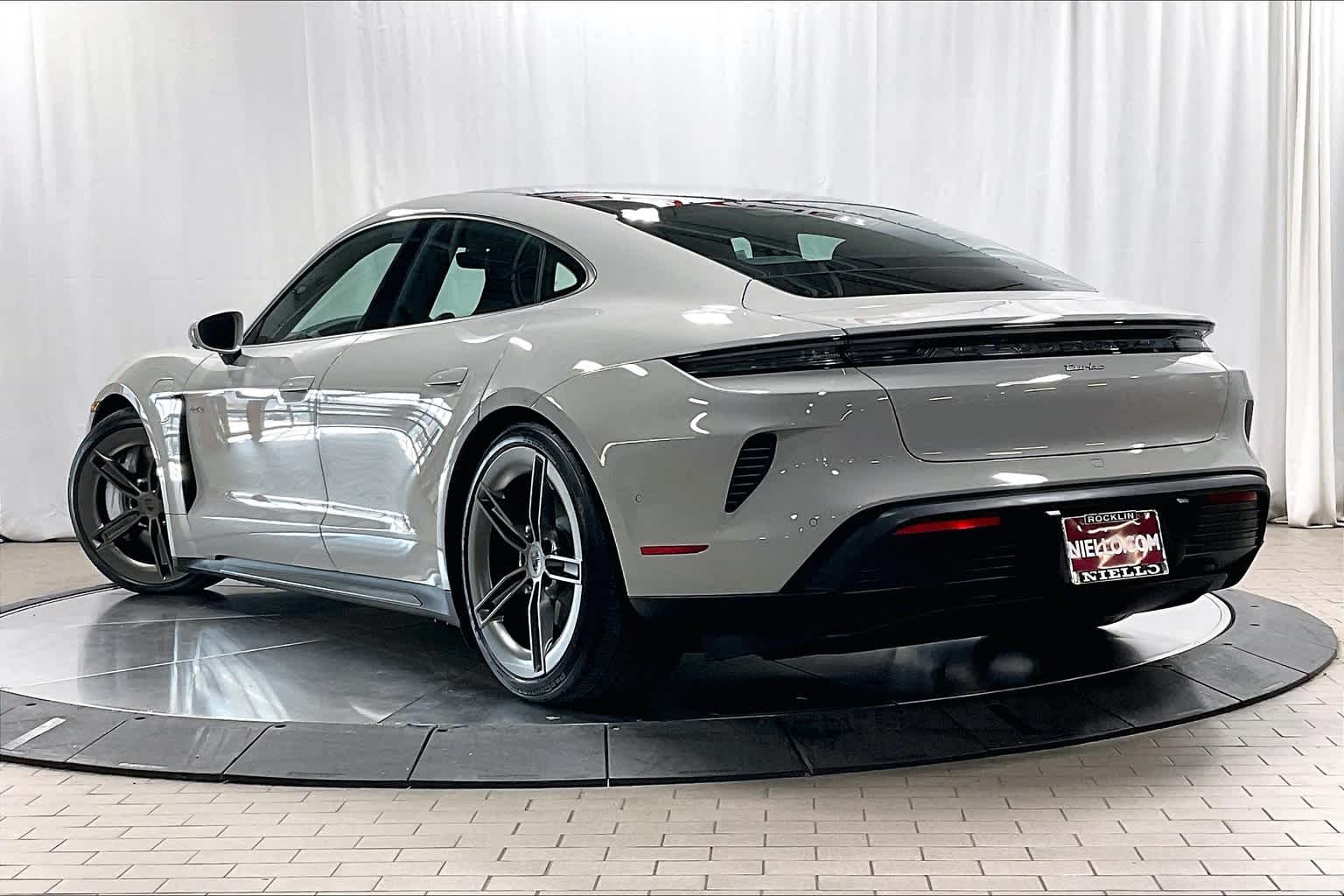 2025 Porsche Taycan Turbo photo 2