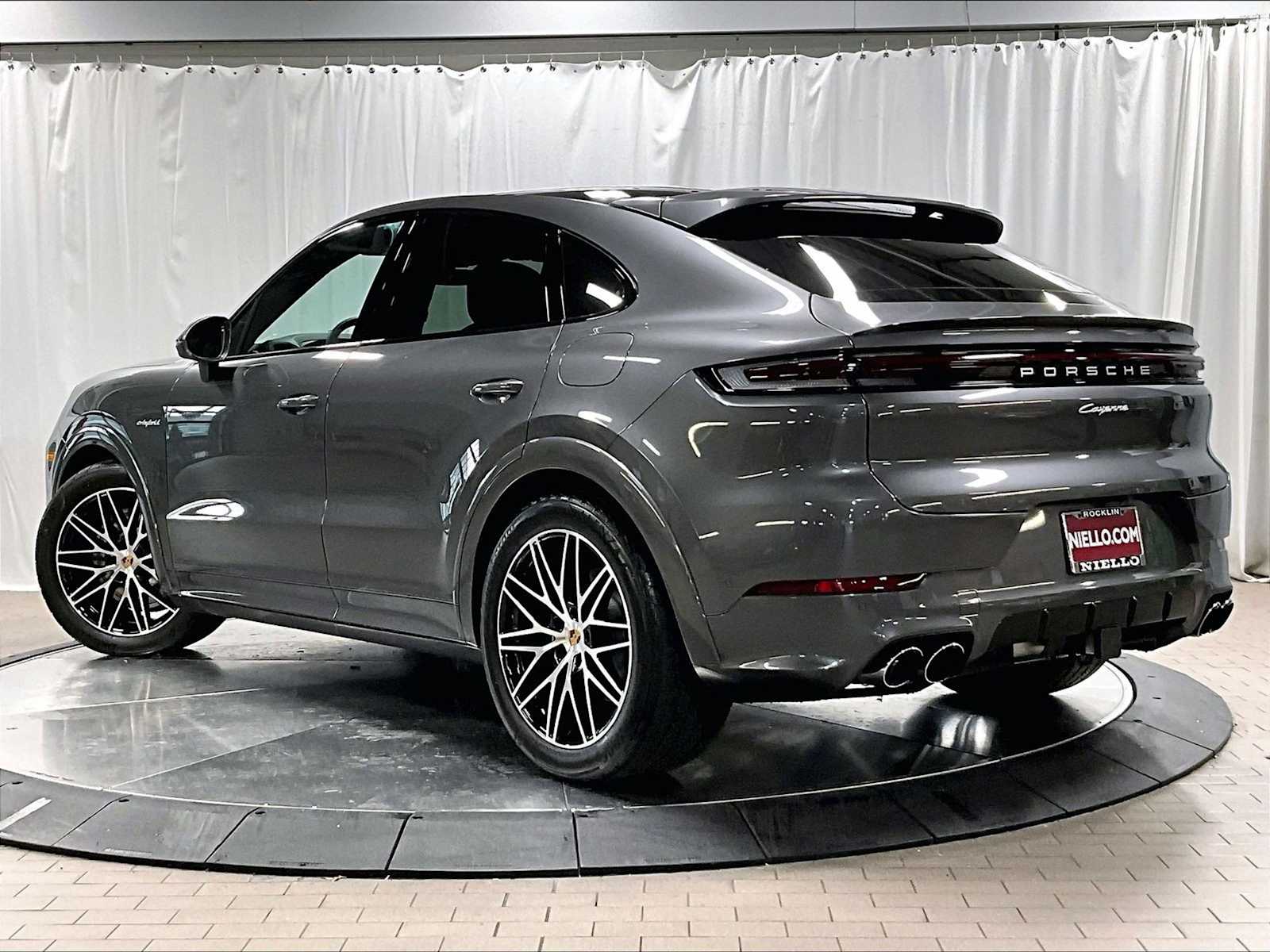 2026 Porsche Cayenne E-Hybrid Coupe photo 3