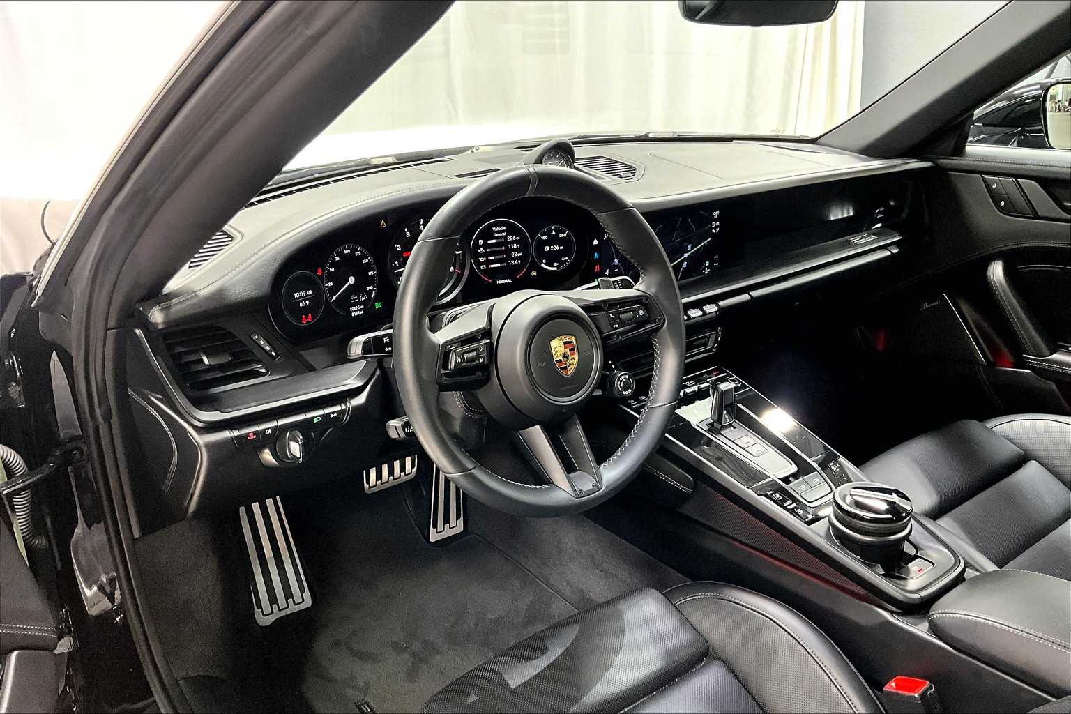 2023 Porsche 911 Targa 4S 4 GTS photo 4