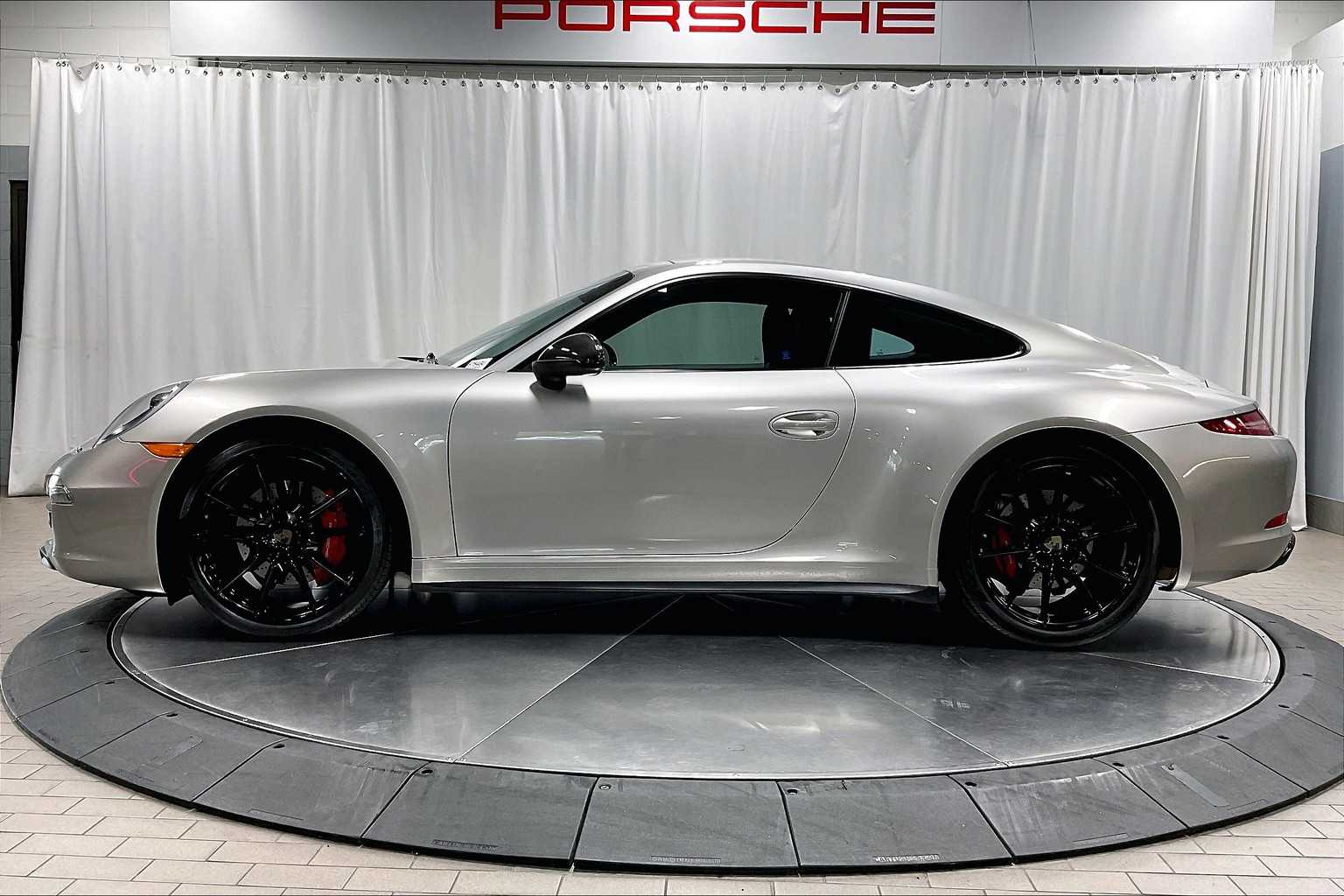 2013 Porsche 911 4S photo 2