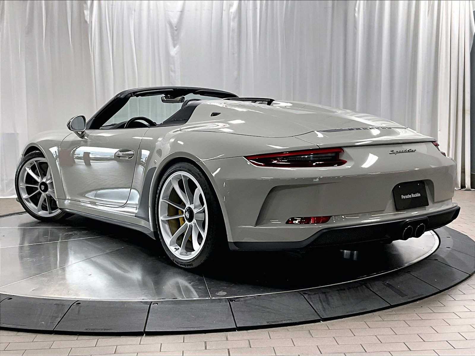 2019 Porsche 911 Speedster Cabriolet photo 3