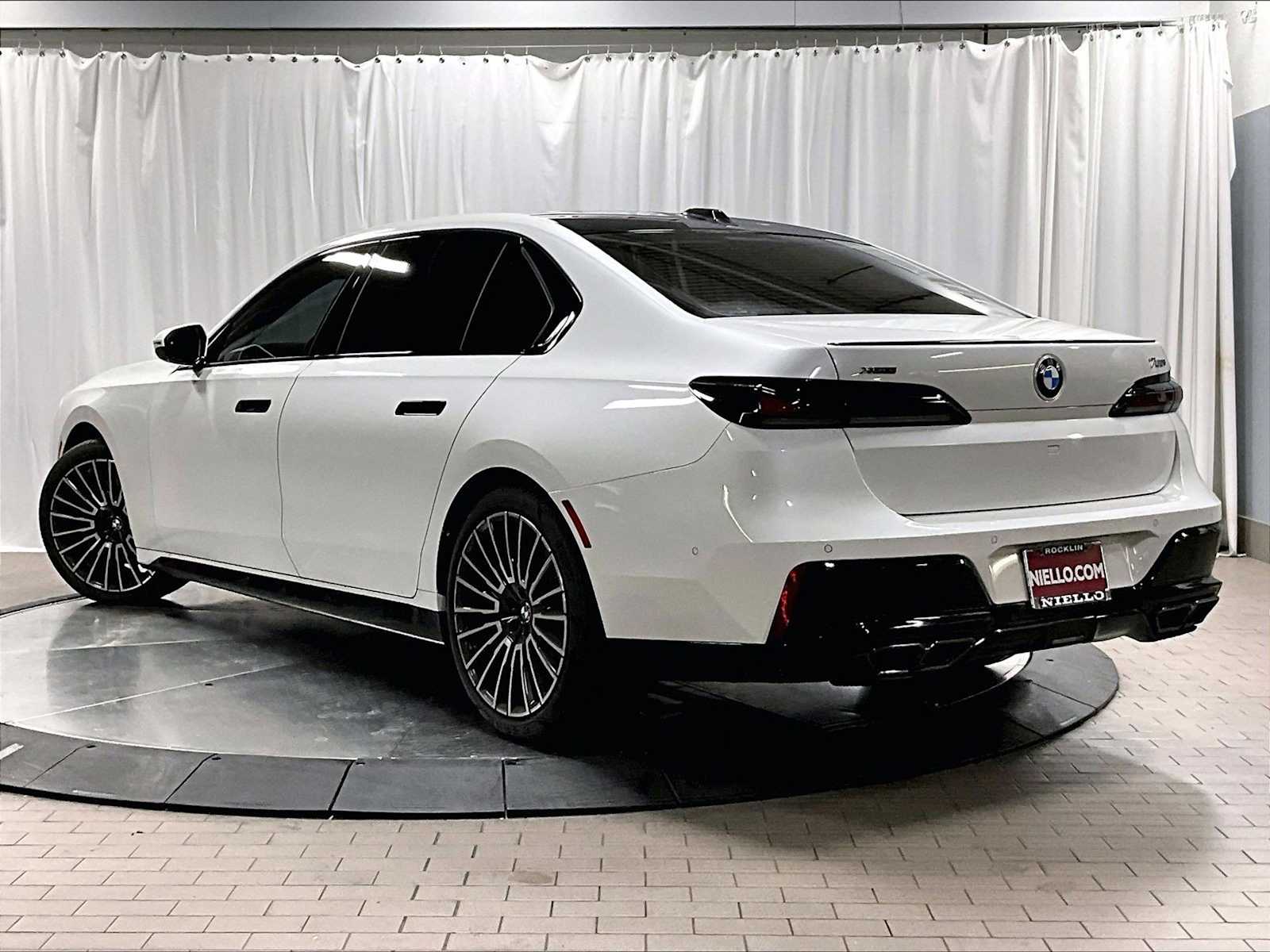 2025 Bmw 760i xDrive photo 3