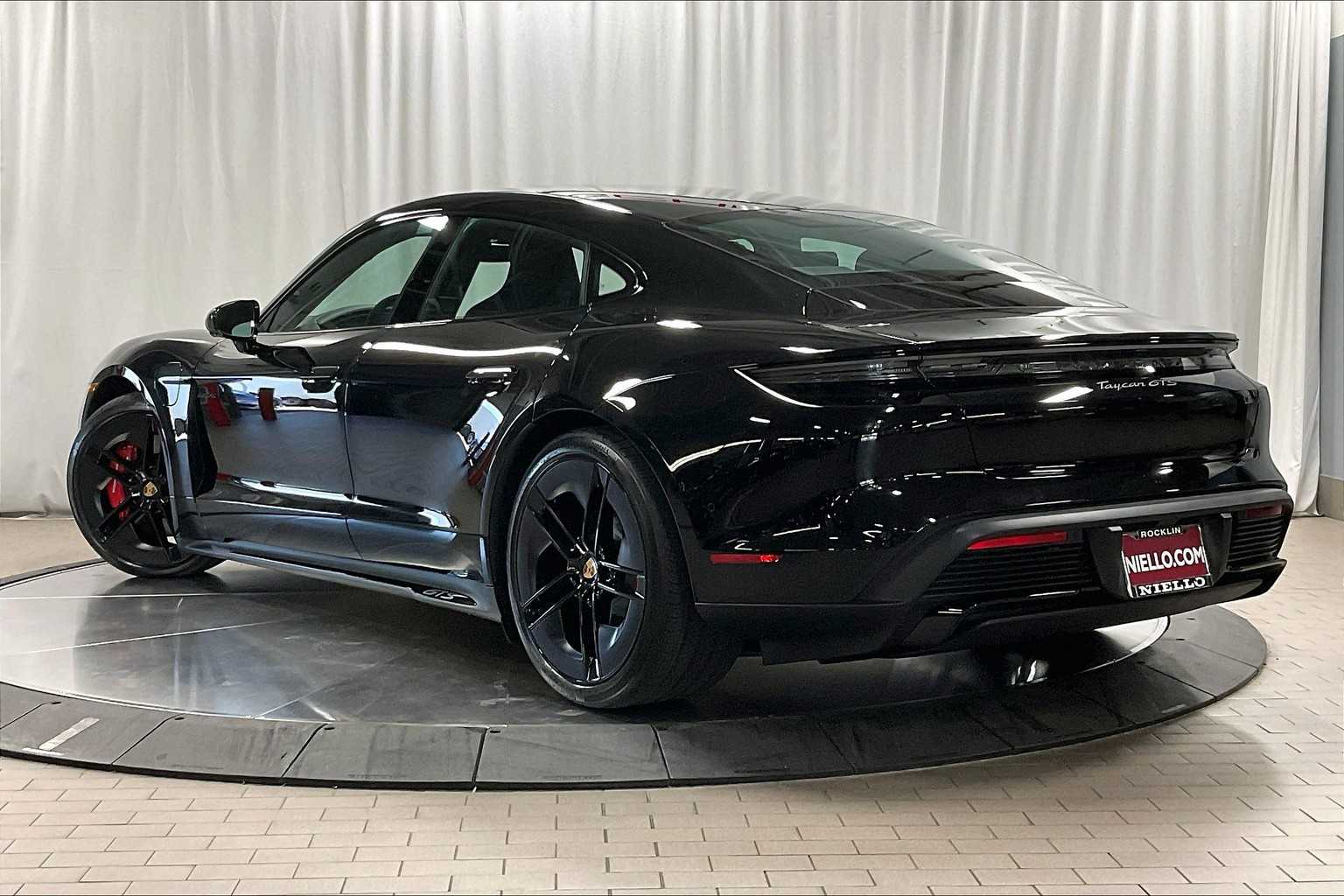 2025 Porsche Taycan GTS photo 3