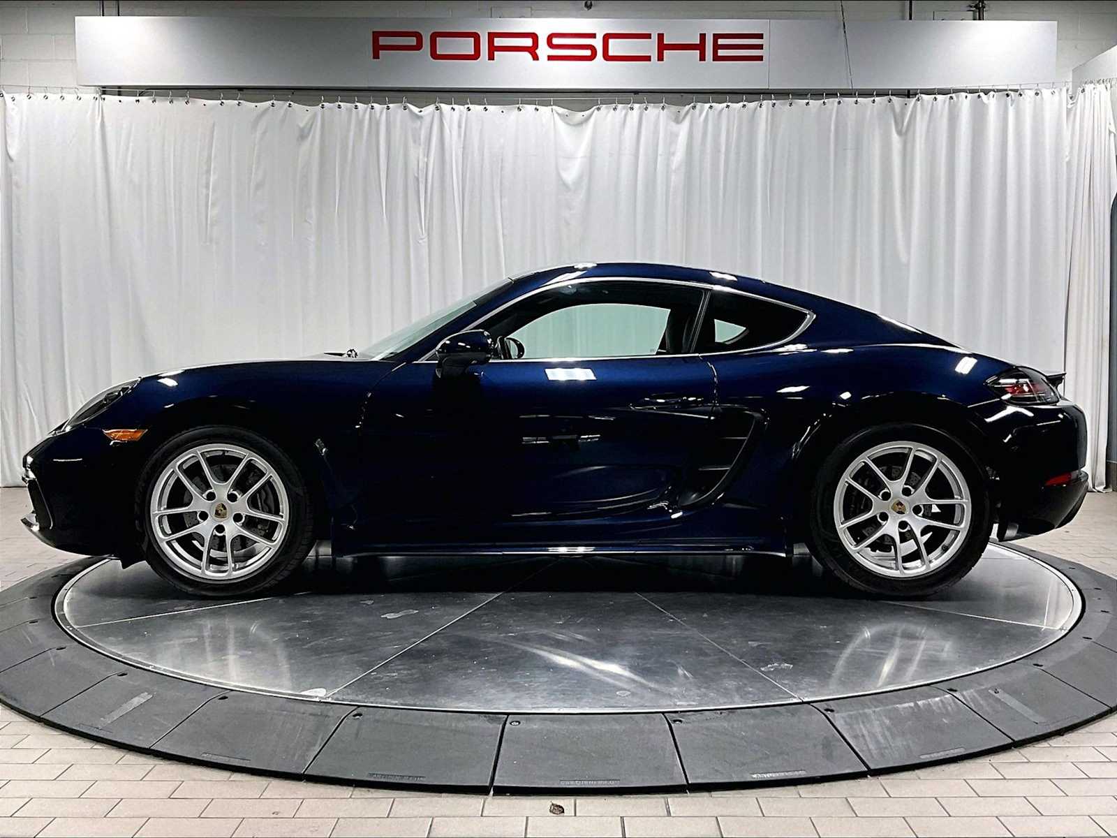 2019 Porsche Cayman T photo 2