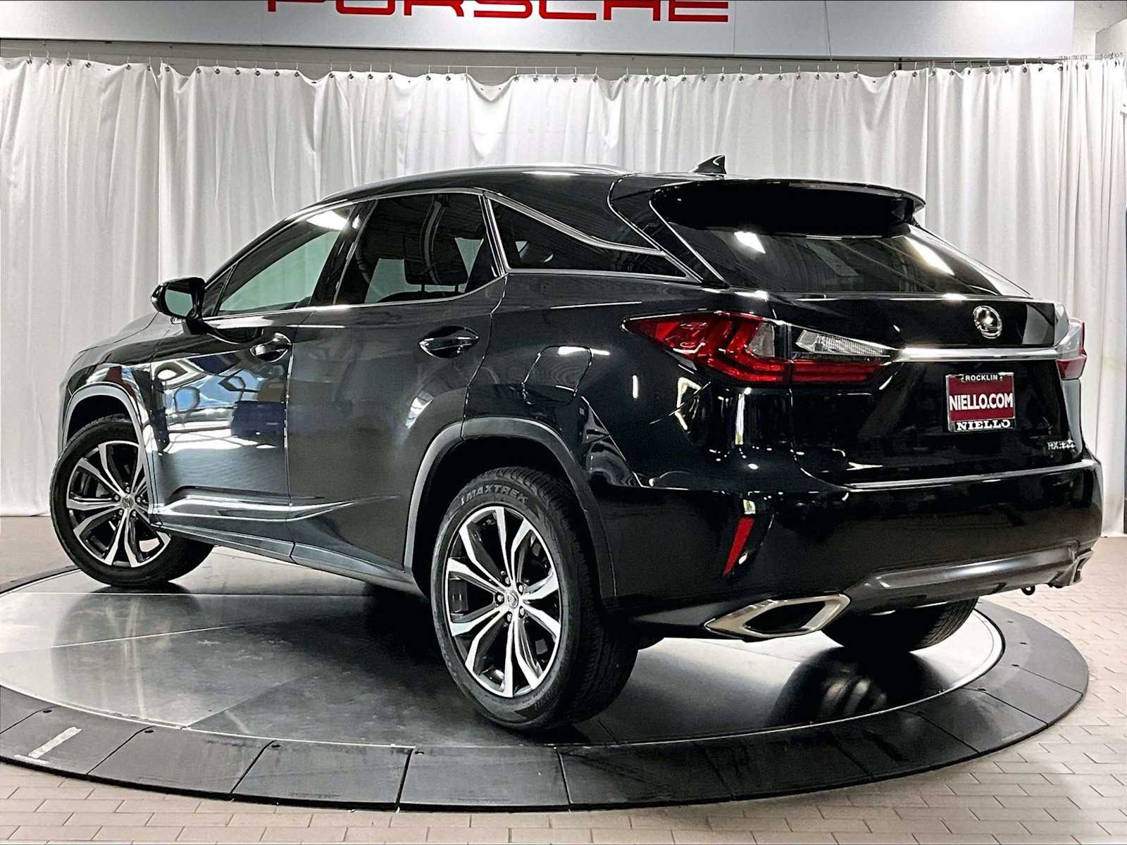 2017 Lexus RX photo 3