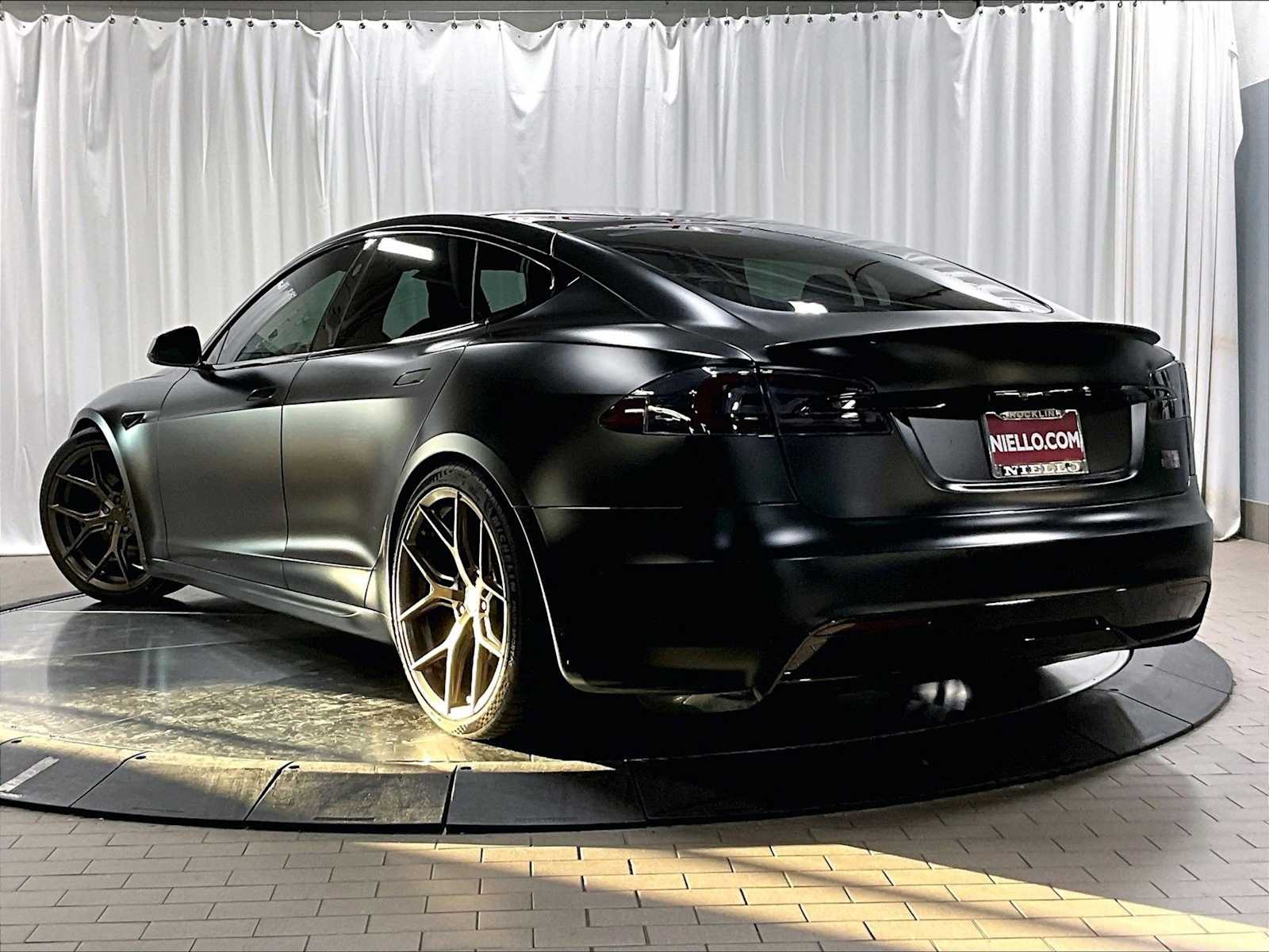 2021 Tesla Model S Plaid photo 3