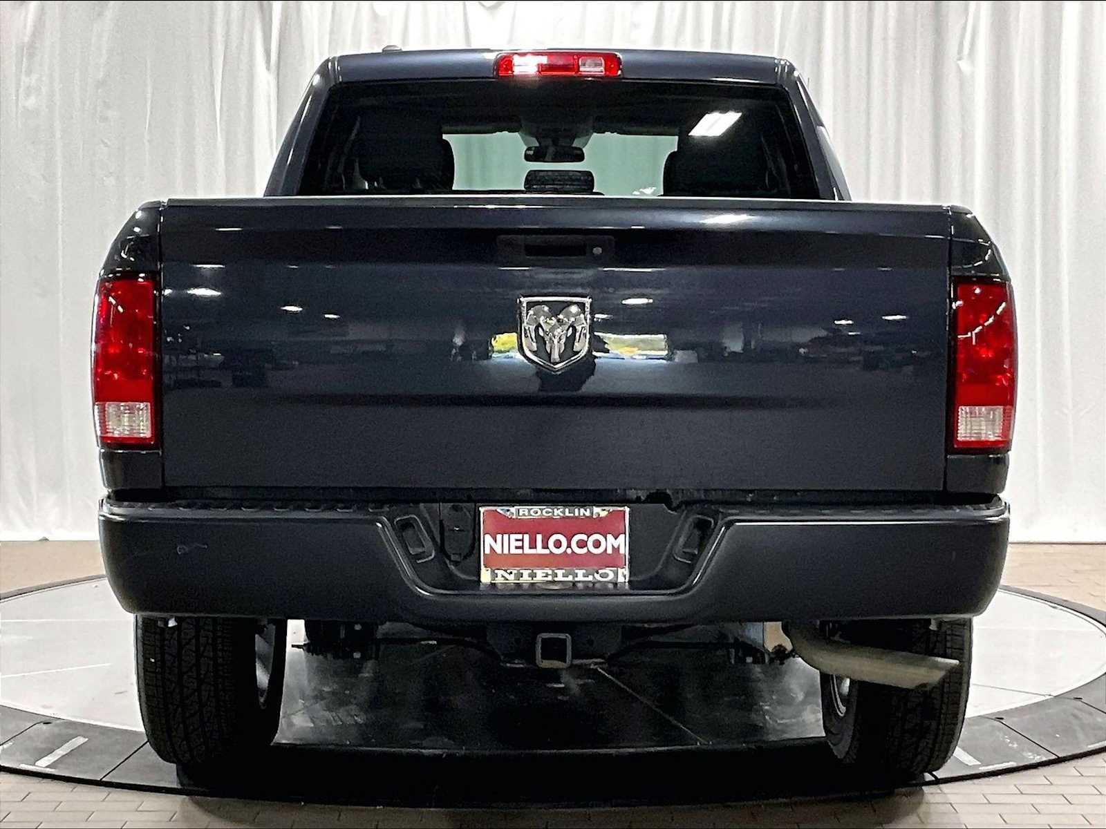 2017 Ram 1500 Tradesman photo 4