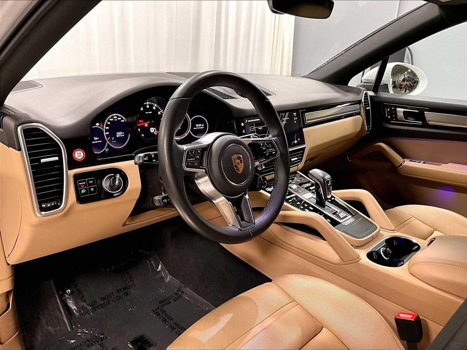 2023 Porsche Cayenne Platinum Edition Coupe photo 4