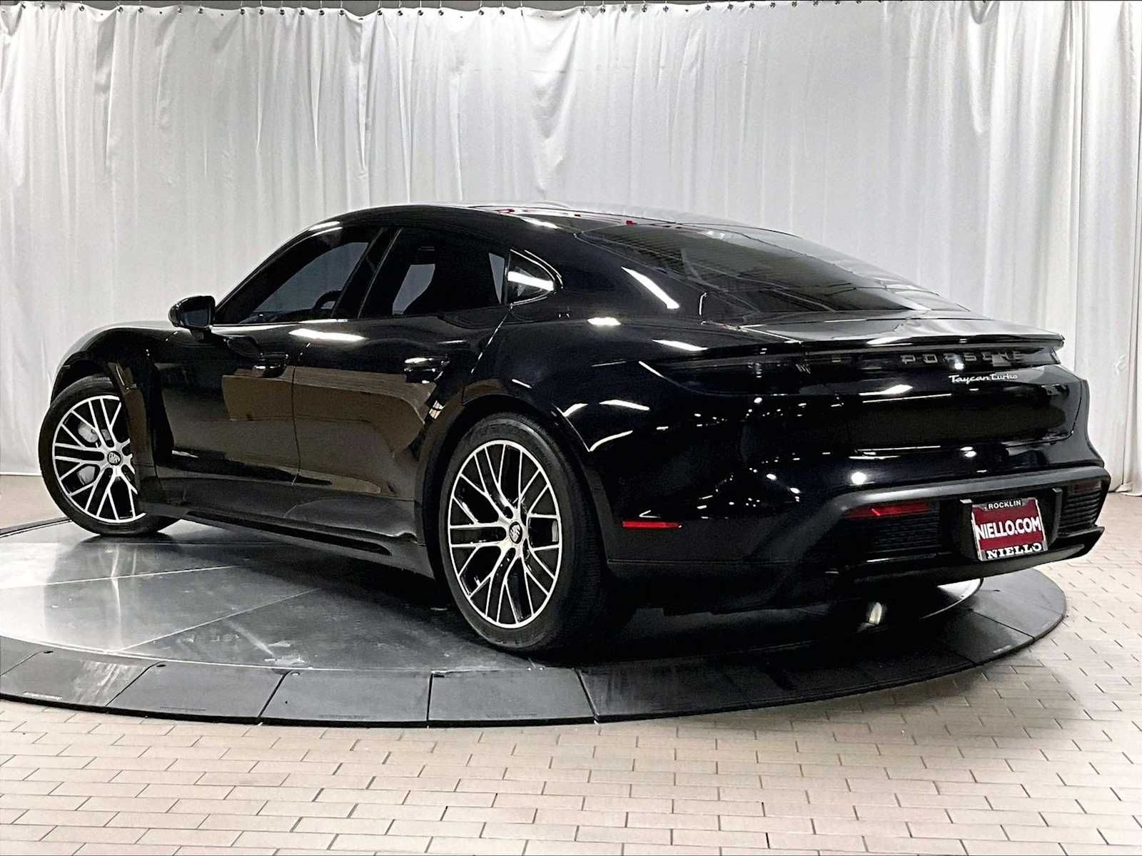 2020 Porsche Taycan Turbo photo 3