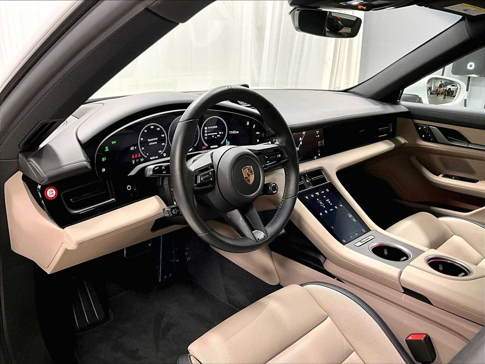 2025 Porsche Taycan photo 4