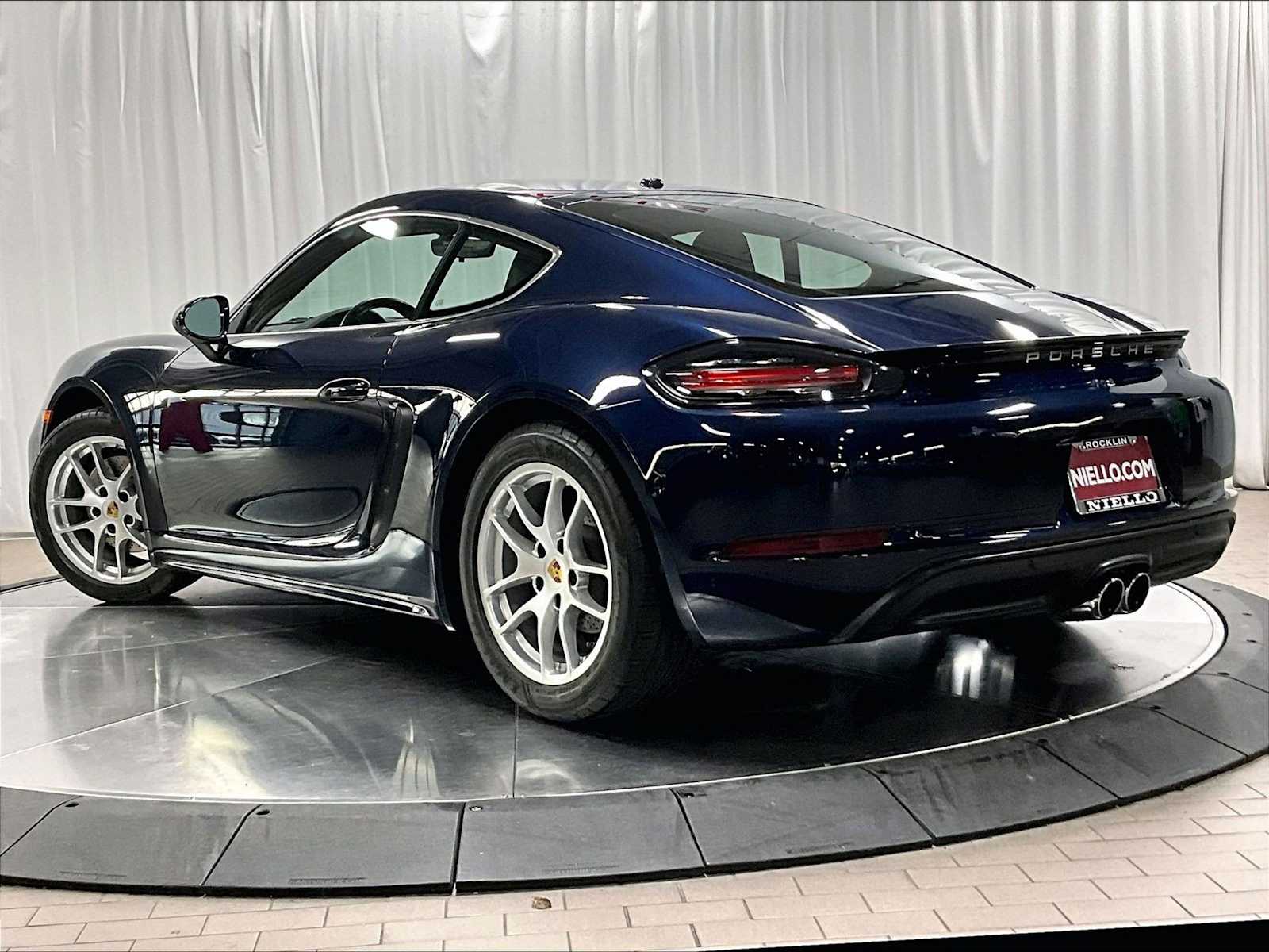 2019 Porsche Cayman T photo 3