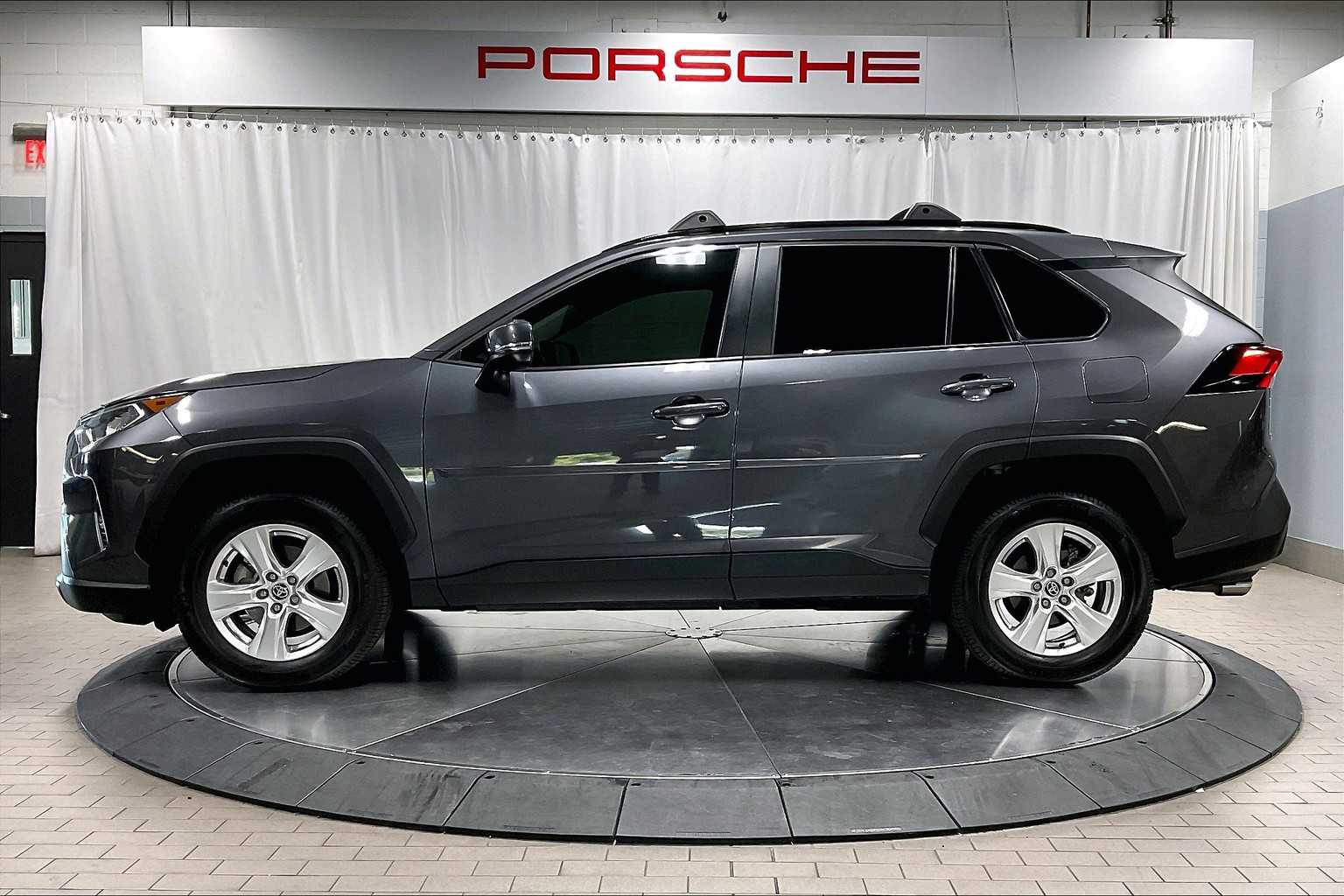 Used 2021 Toyota RAV4 XLE with VIN 2T3P1RFV3MW218387 for sale in Northfield, Minnesota