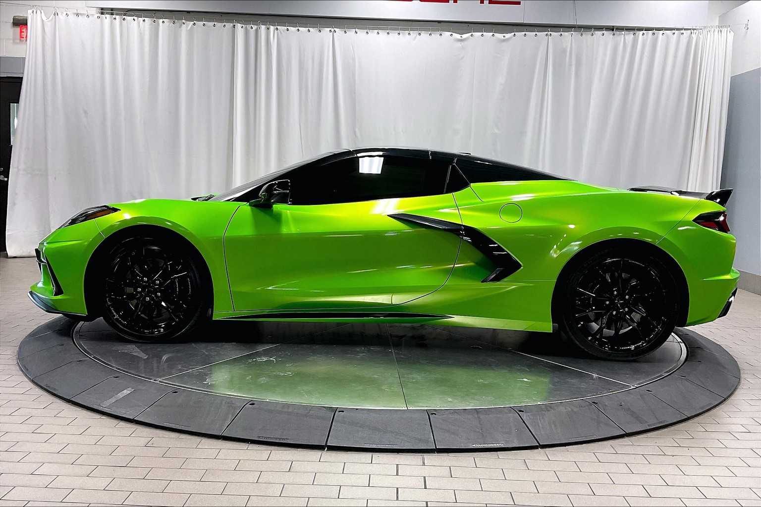 2024 Chevrolet Corvette 2LT Stingray photo 2