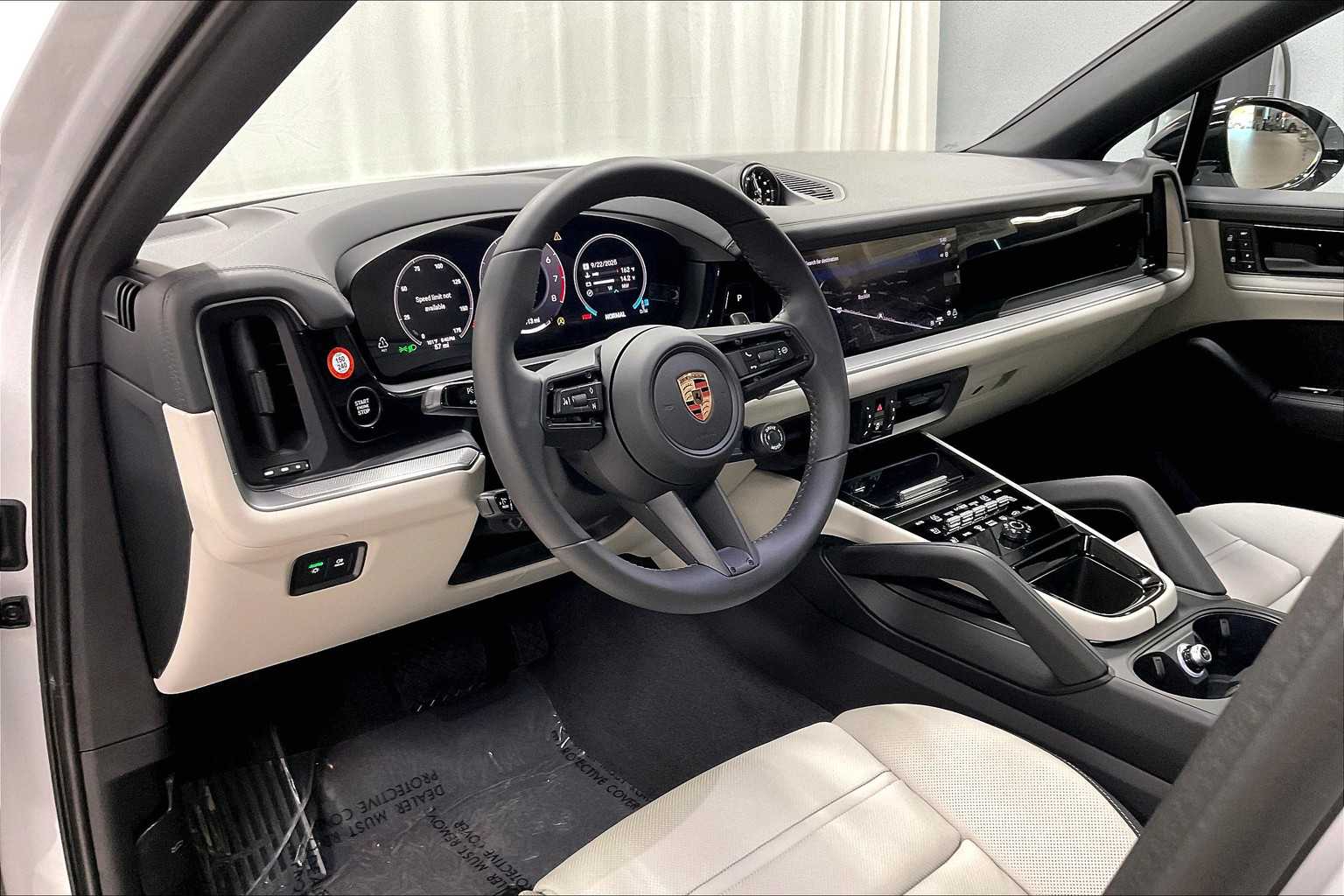 2025 Porsche Cayenne Coupe photo 2