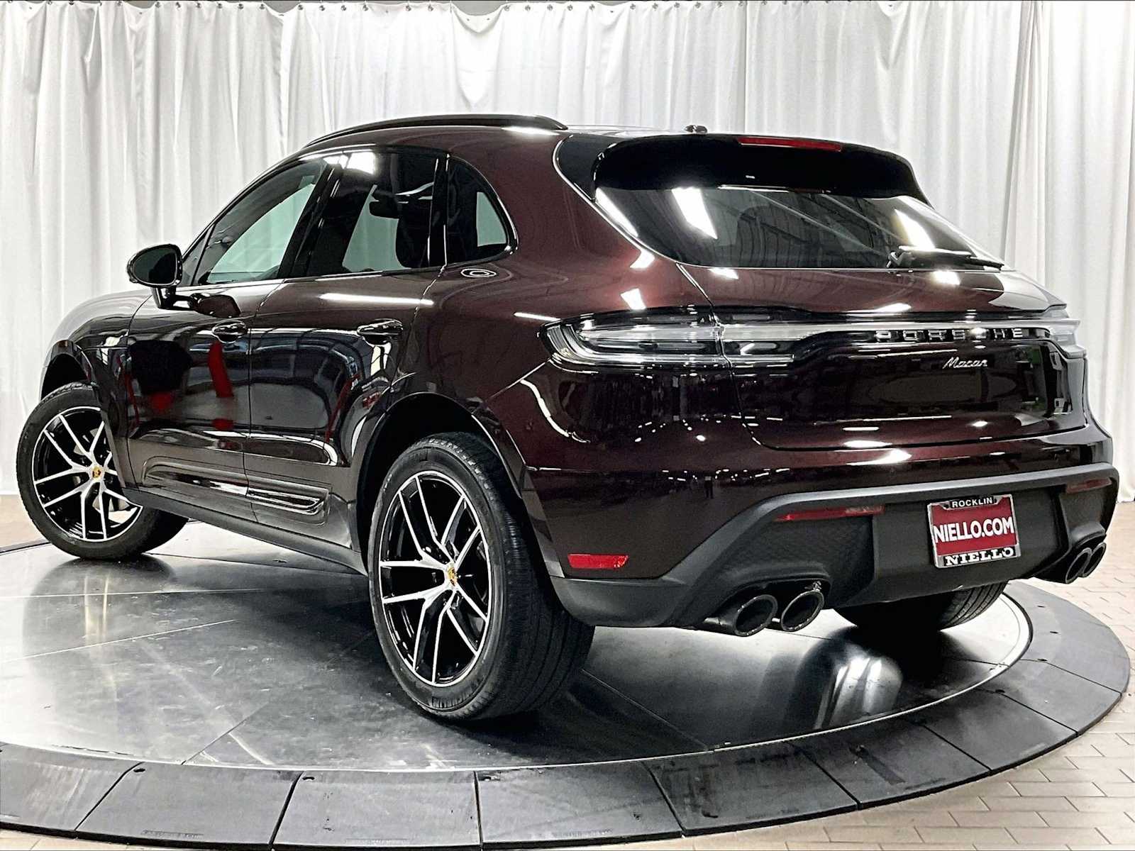 2025 Porsche Macan T photo 3