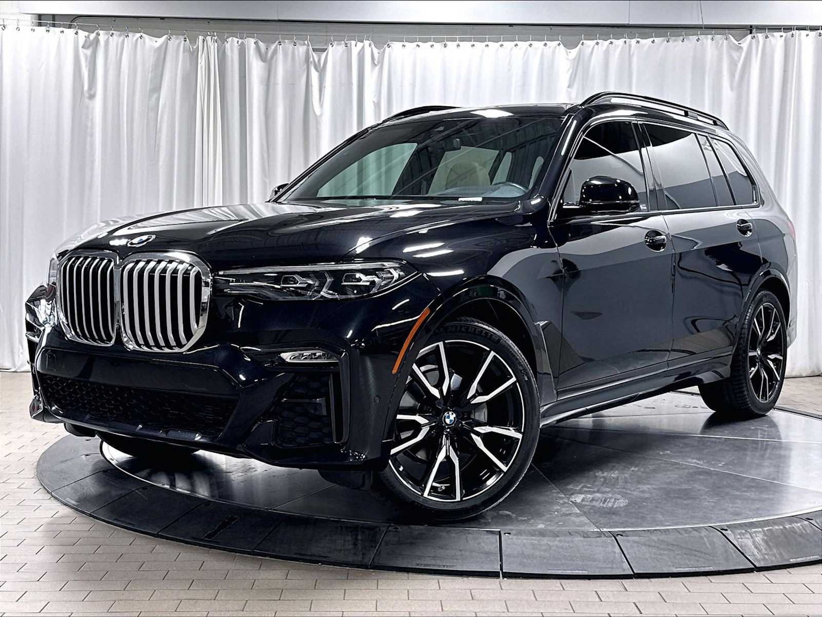 2021 BMW X7 xDrive40i's photo