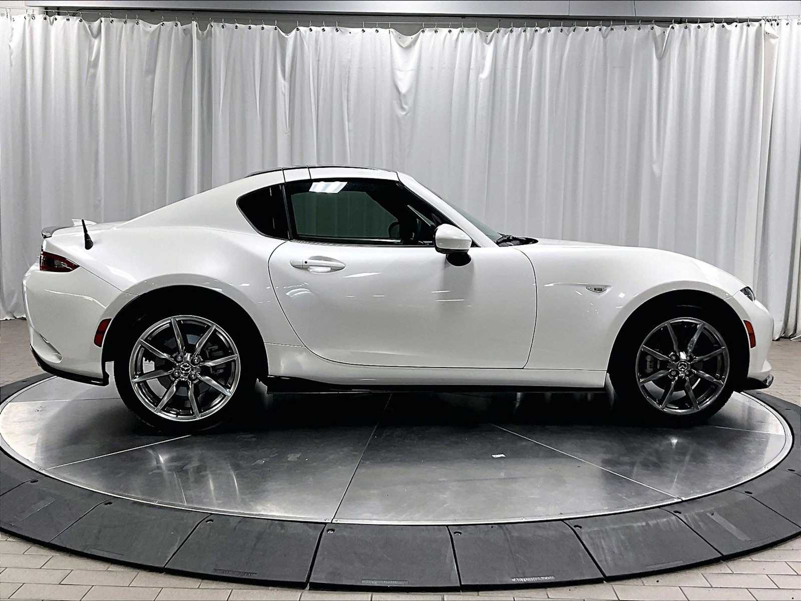 2023 Mazda MX-5 Miata RF Grand Touring Manual photo 3