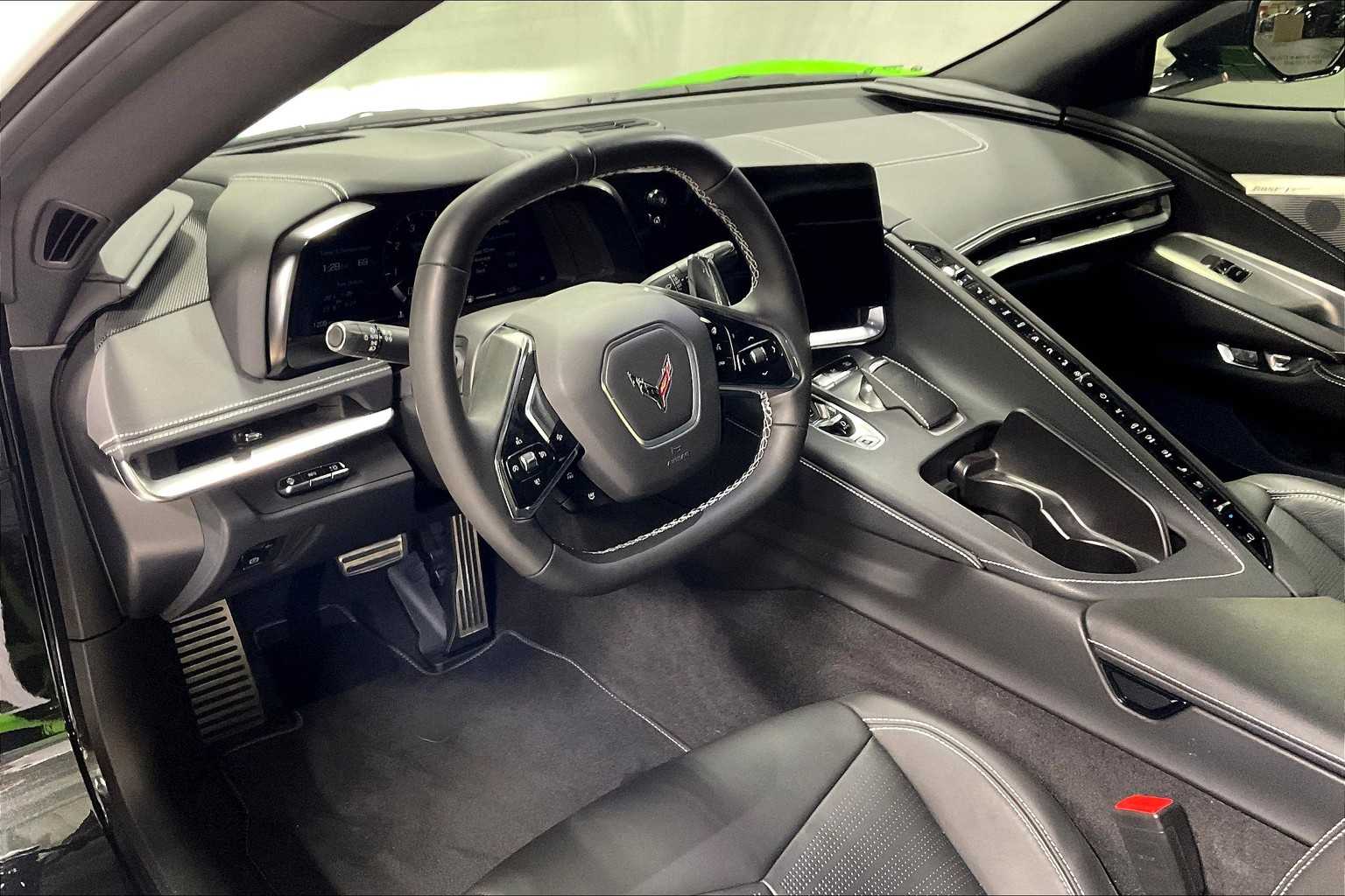 2024 Chevrolet Corvette 2LT Stingray photo 4