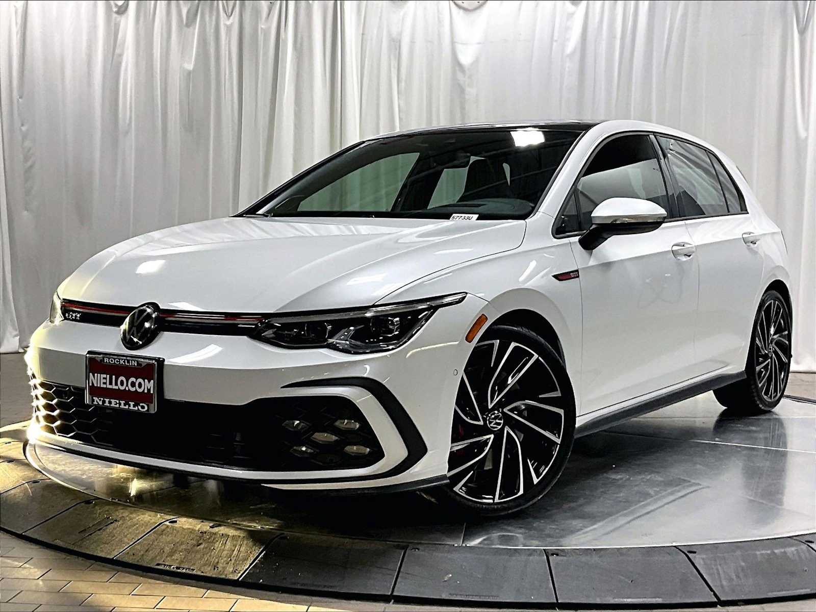 2024 Volkswagen Golf GTI Base's photo