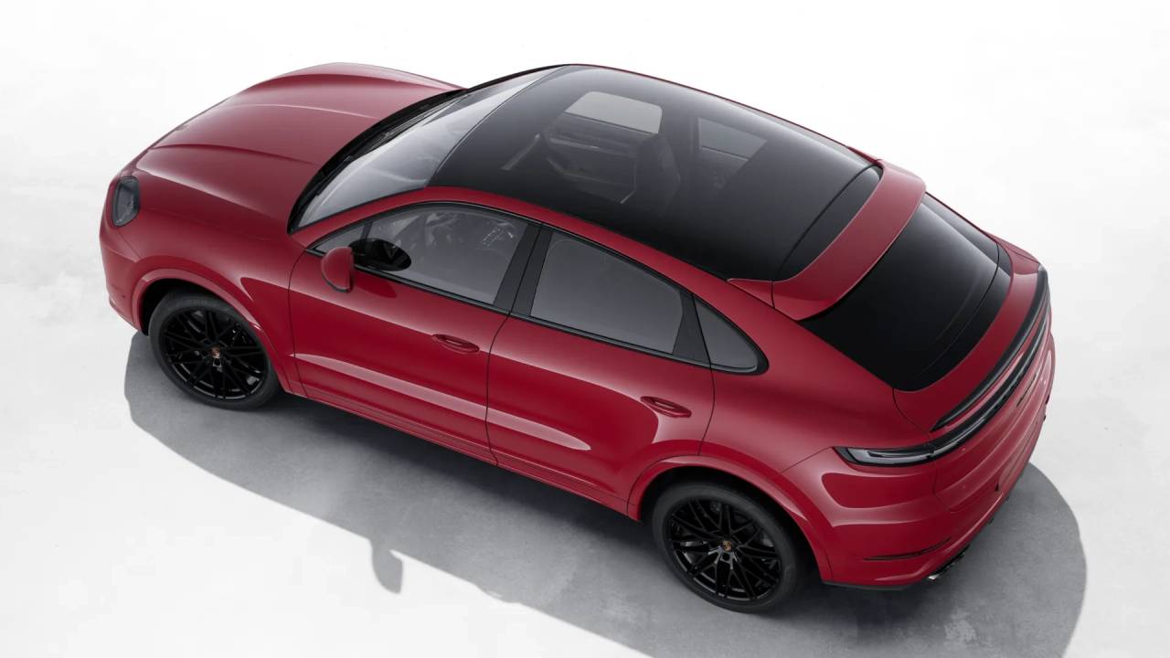 2026 Porsche Cayenne Coupe S photo 3