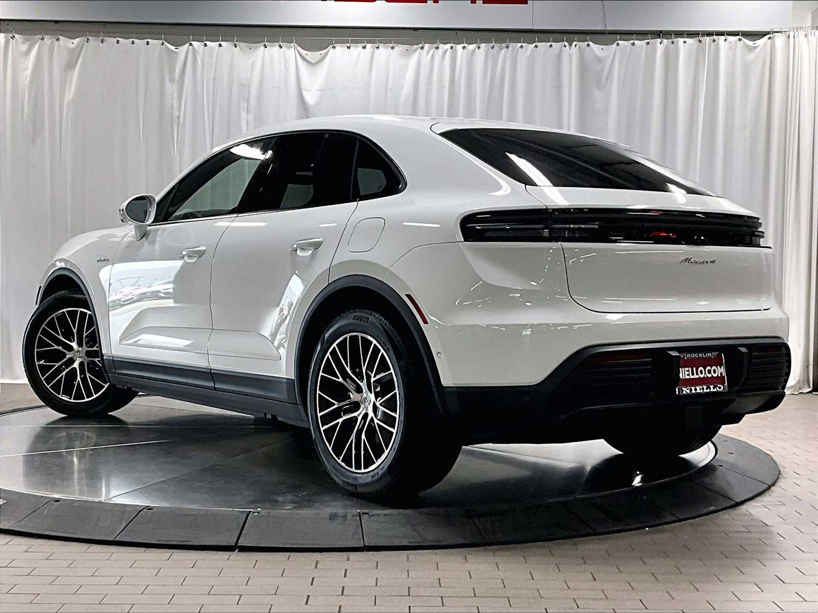 2026 Porsche Macan Electric 4 AWD photo 2