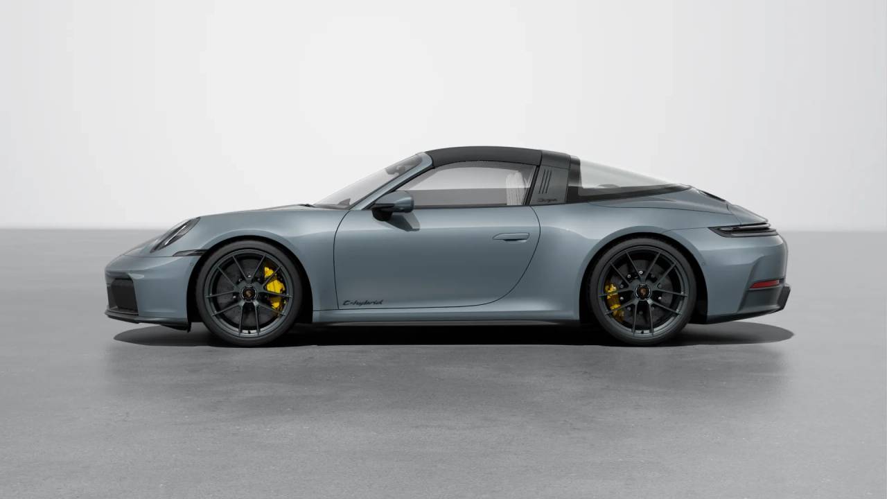 2026 Porsche 911 Targa 4 GTS photo 2