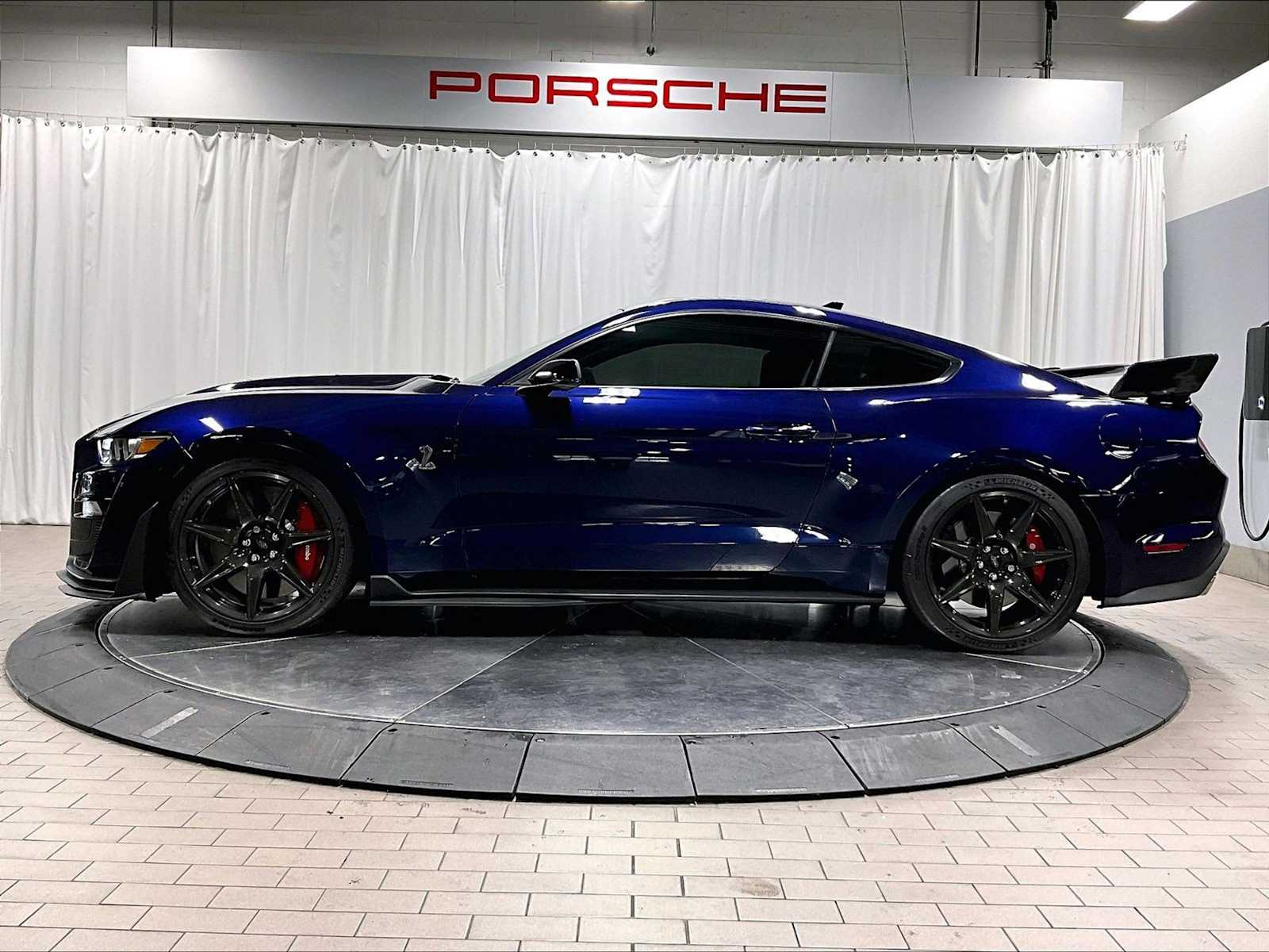 2020 Ford Mustang Shelby GT500 photo 2