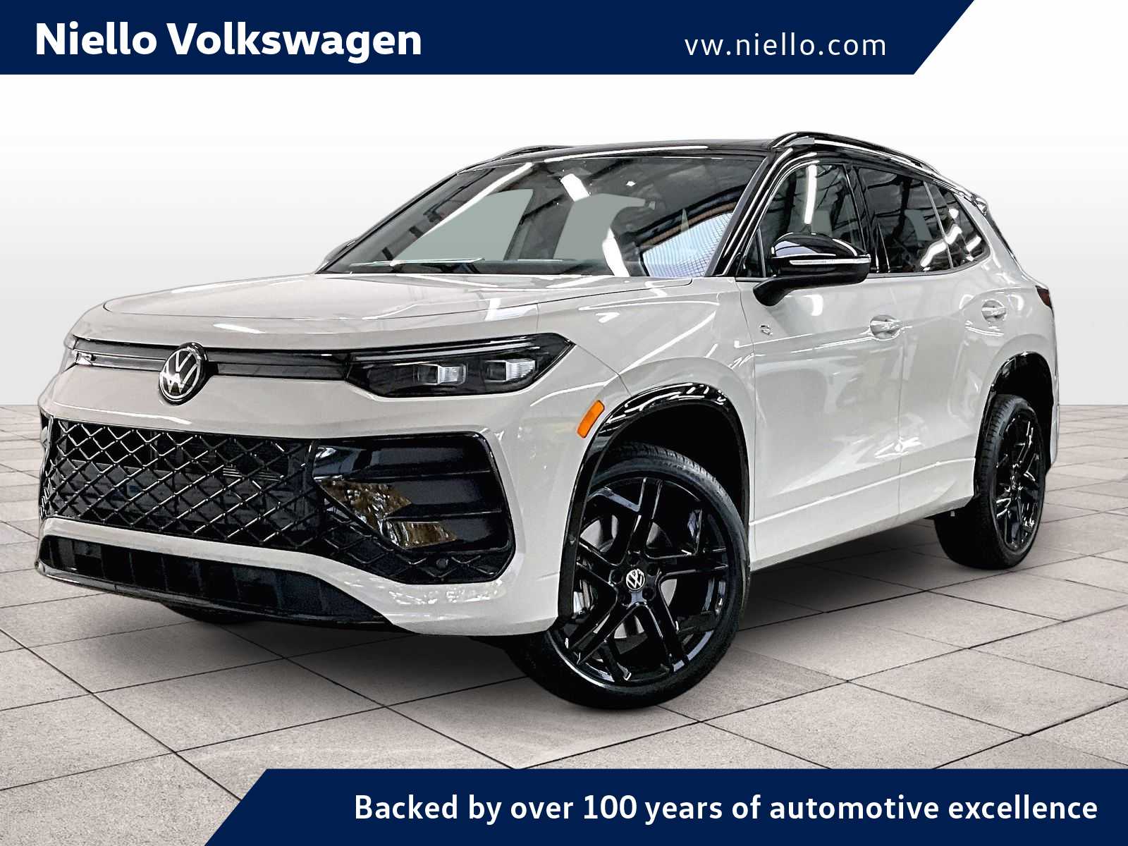 2026 Volkswagen Tiguan 2.0T SE R-Line Black 4Motion's photo