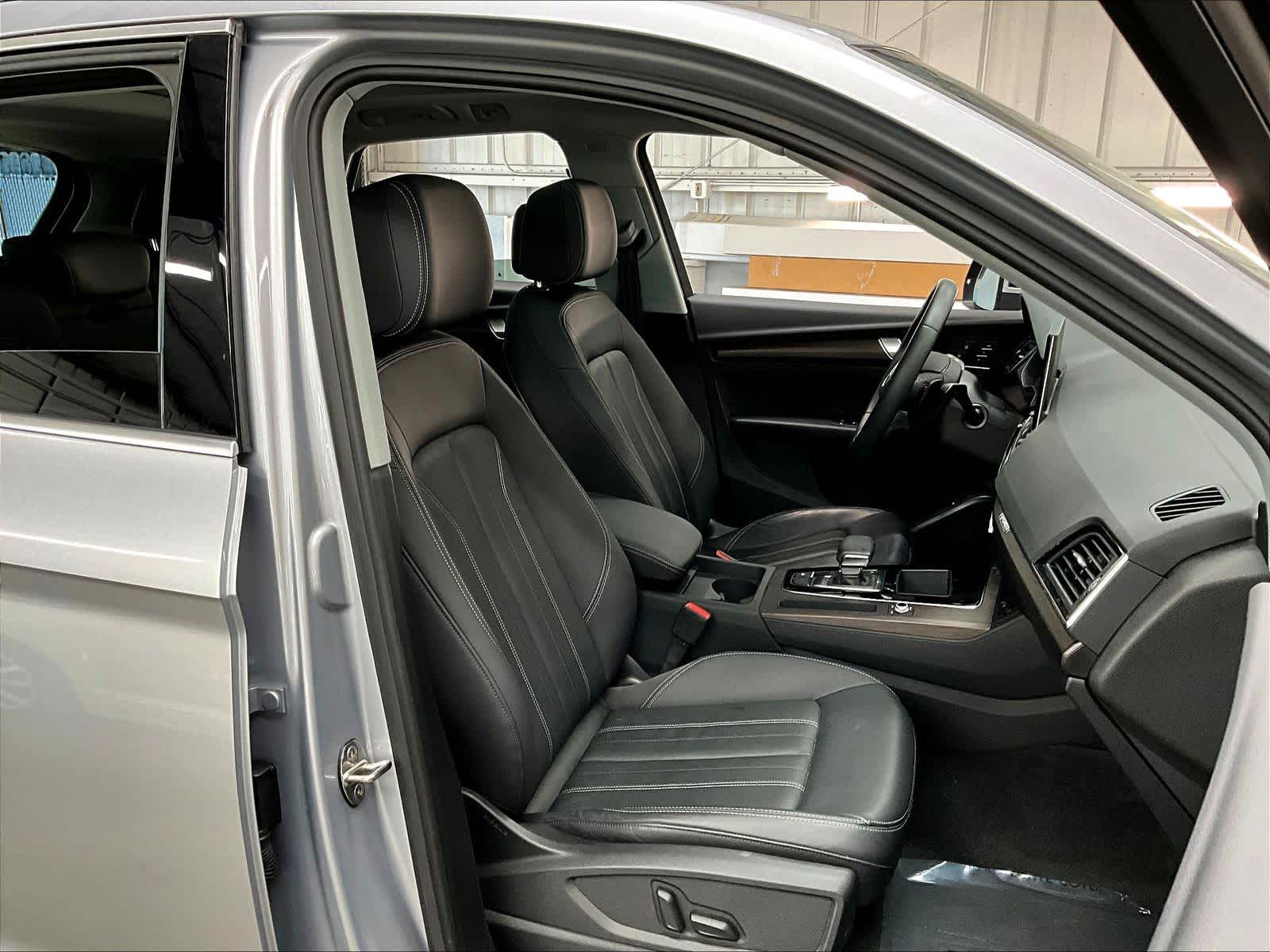 2023 Audi Q5 S Line Premium photo 3