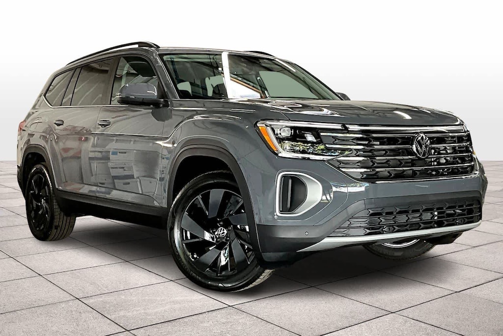 New 2026 Volkswagen Atlas SE W/ Tech FWD FWD