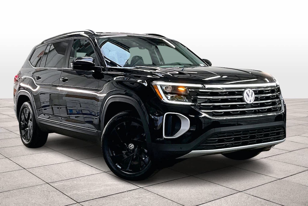 Used 2025 Volkswagen Atlas 2.0T SE w/Technology 4MOTION