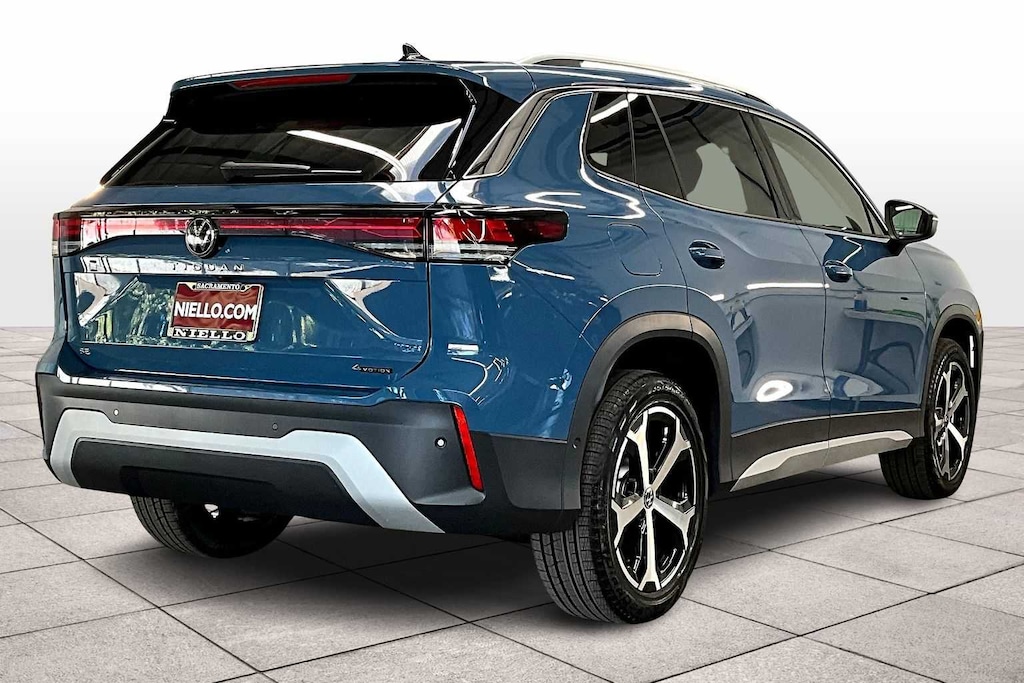 New 2025 Volkswagen Tiguan SE AWD 2.0T 4MOTION