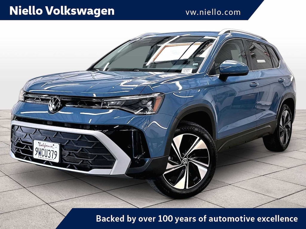 Used 2025 Volkswagen Taos SE 4MOTION