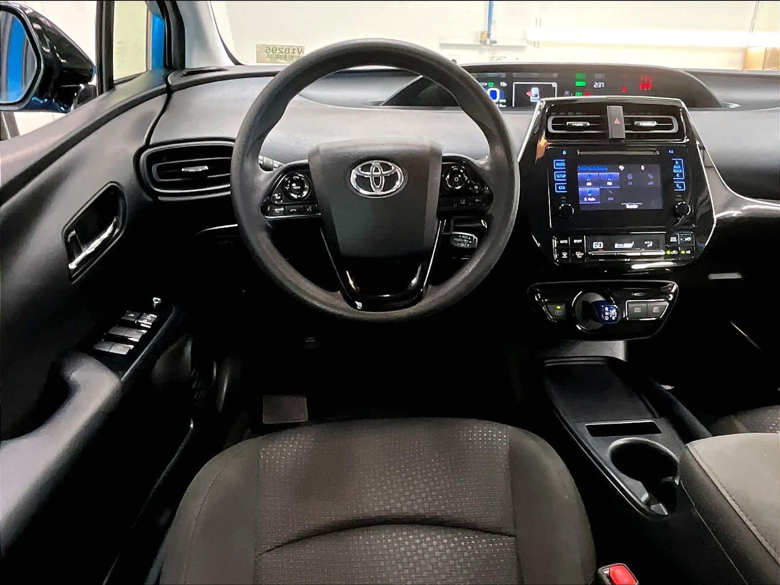 2019 Toyota Prius LE photo 5