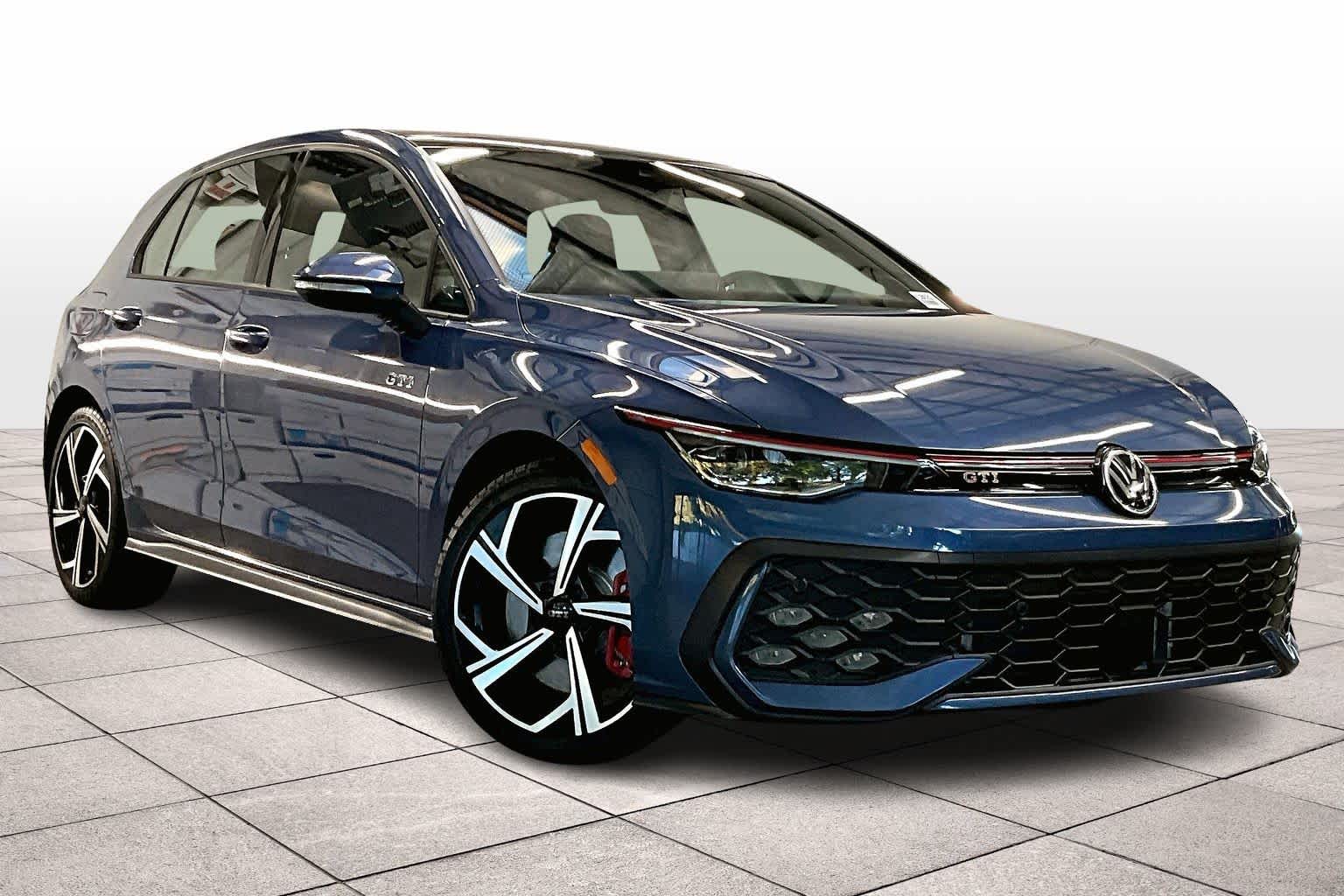 2025 Volkswagen Golf GTI SE photo 2