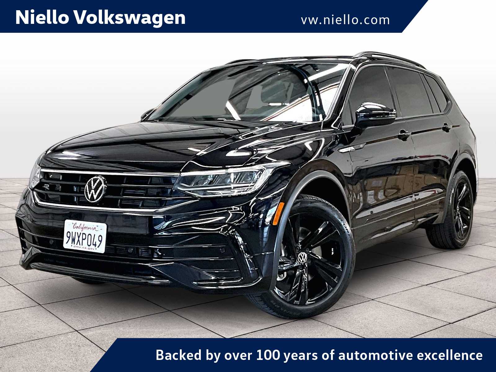 2023 Volkswagen Tiguan 2.0T SE R-Line Black's photo