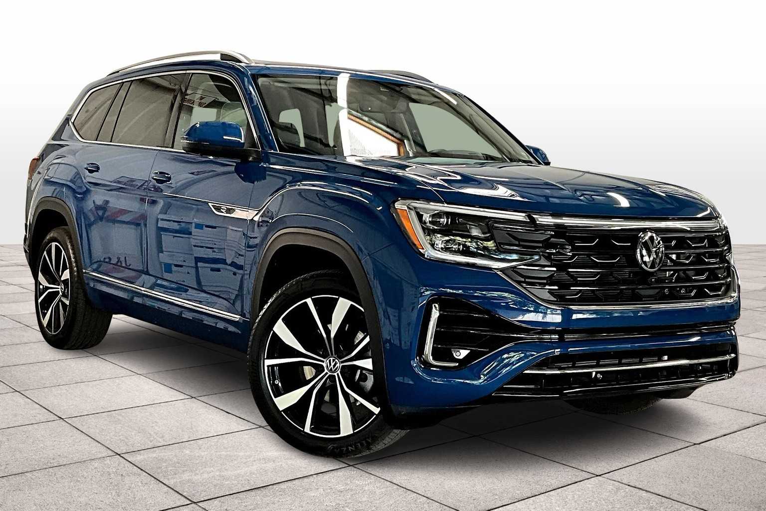2025 Volkswagen Atlas SEL Premium R-Line photo 2