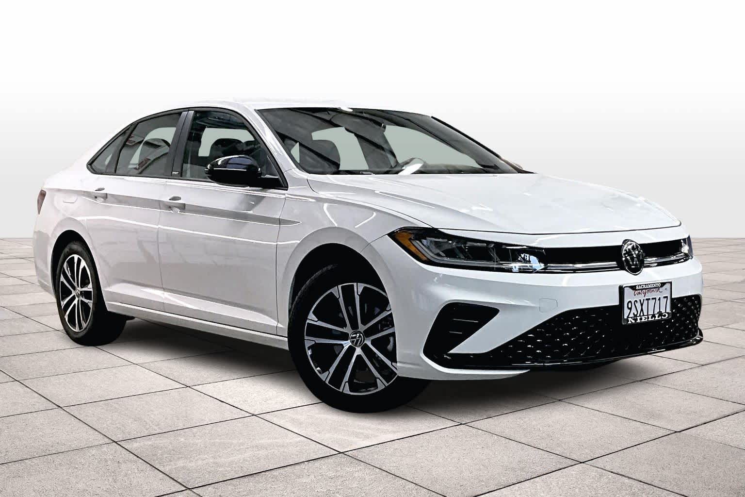 2025 Volkswagen Jetta Sport photo 2