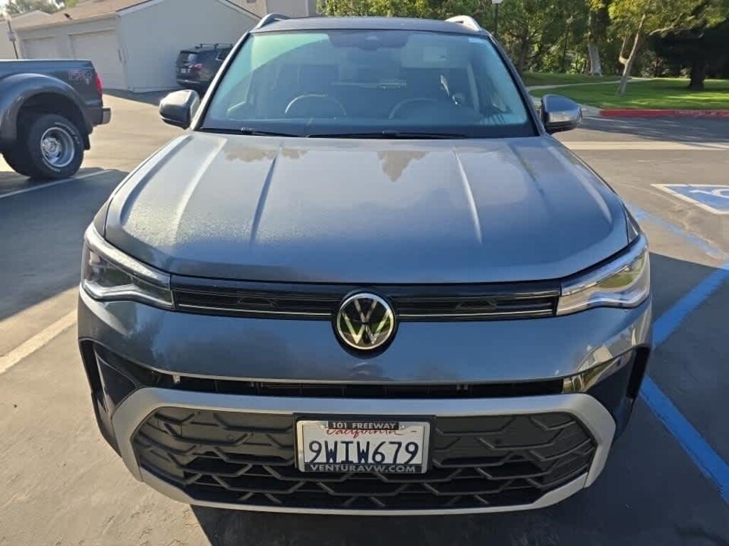 Used 2025 Volkswagen Taos SE FWD