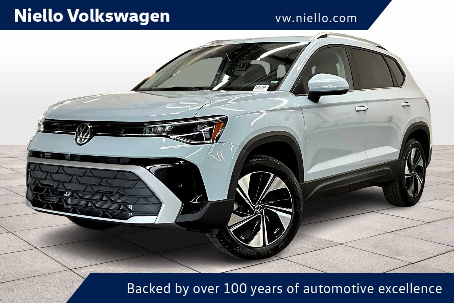 2025 Volkswagen Taos SE's photo