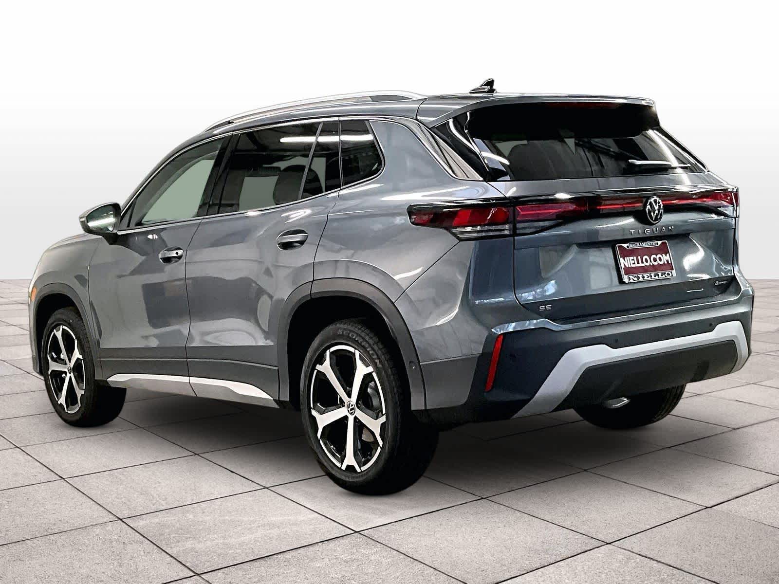 2026 Volkswagen Tiguan SE - Photo 3