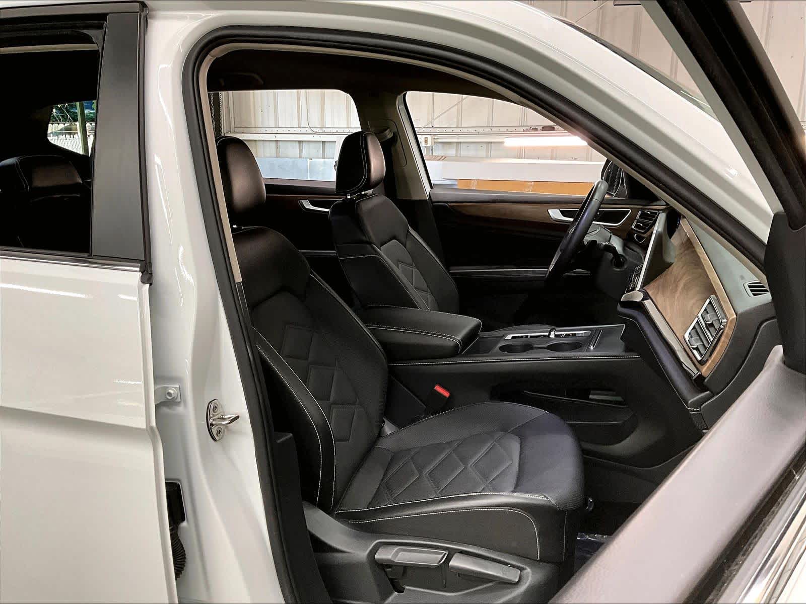 2024 Volkswagen Atlas 2.0T SE photo 3