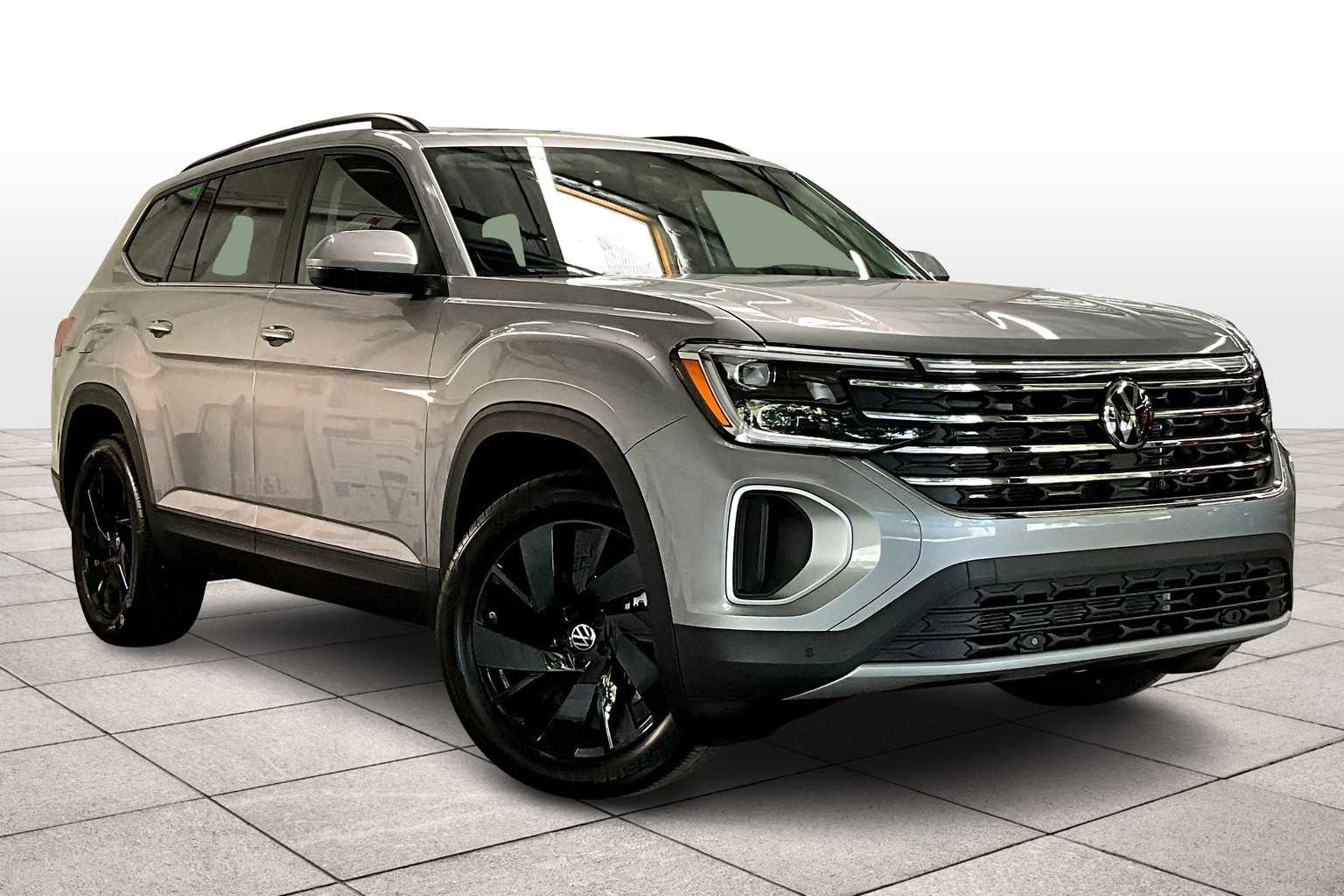 2025 Volkswagen Atlas SE Technology photo 2