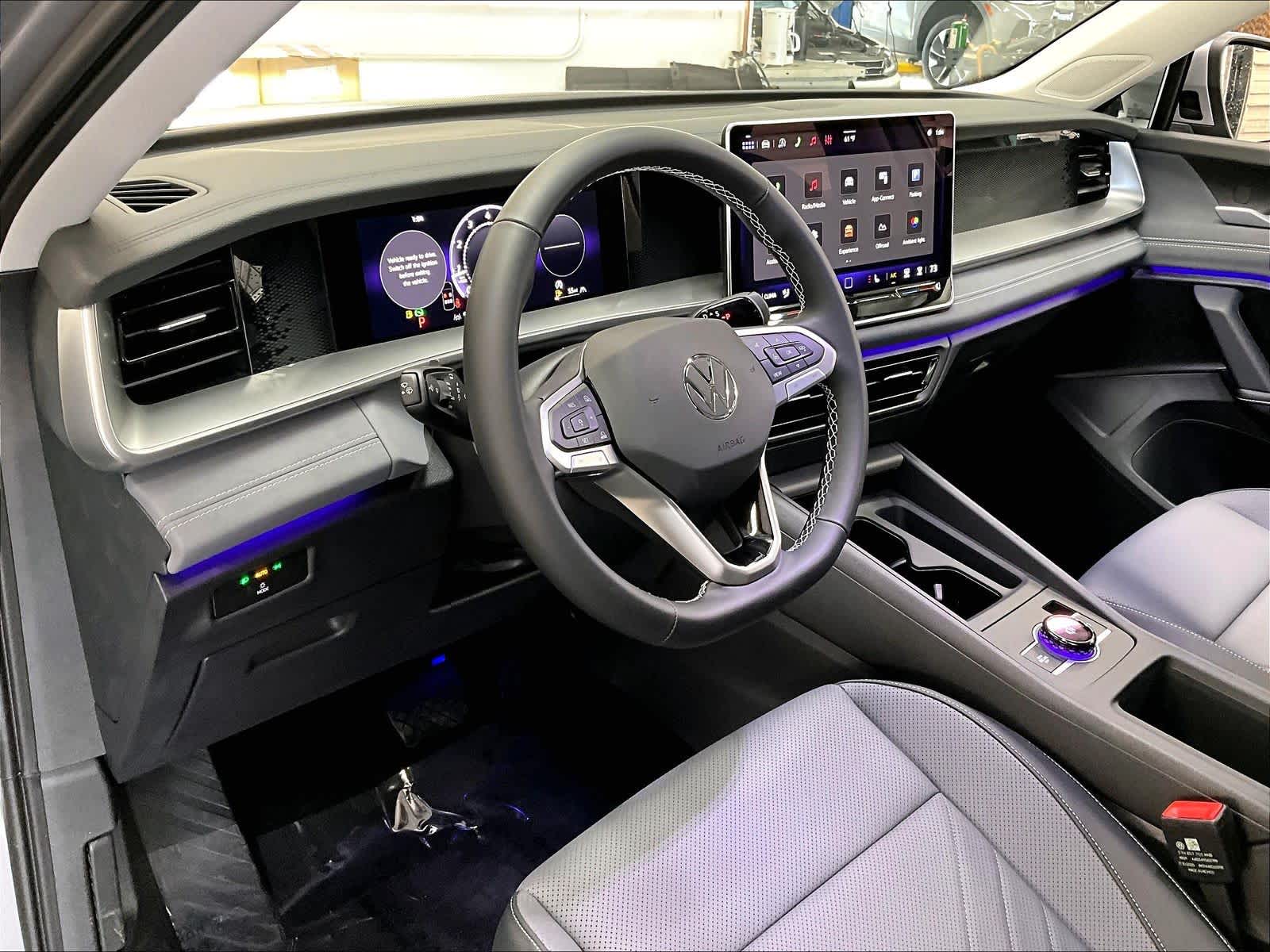 2026 Volkswagen Tiguan SE - Photo 8