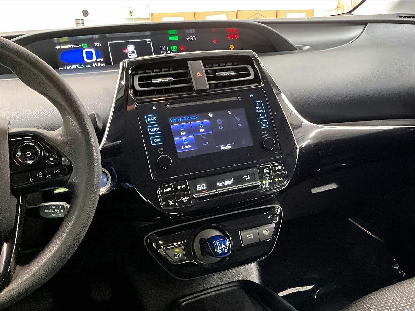 2019 Toyota Prius LE photo 6