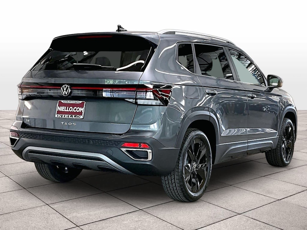 New 2026 Volkswagen Taos SE FWD