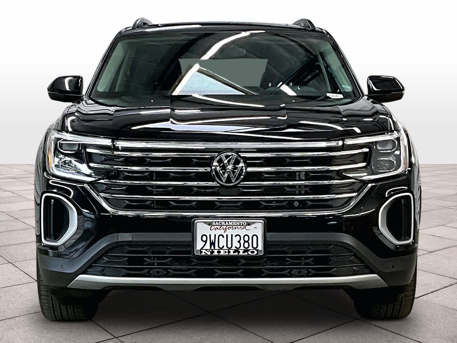 2026 Volkswagen Atlas 2.0T SE w/Technology photo 2