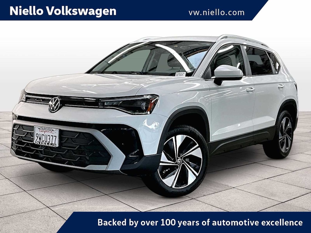 Used 2025 Volkswagen Taos SE 4MOTION