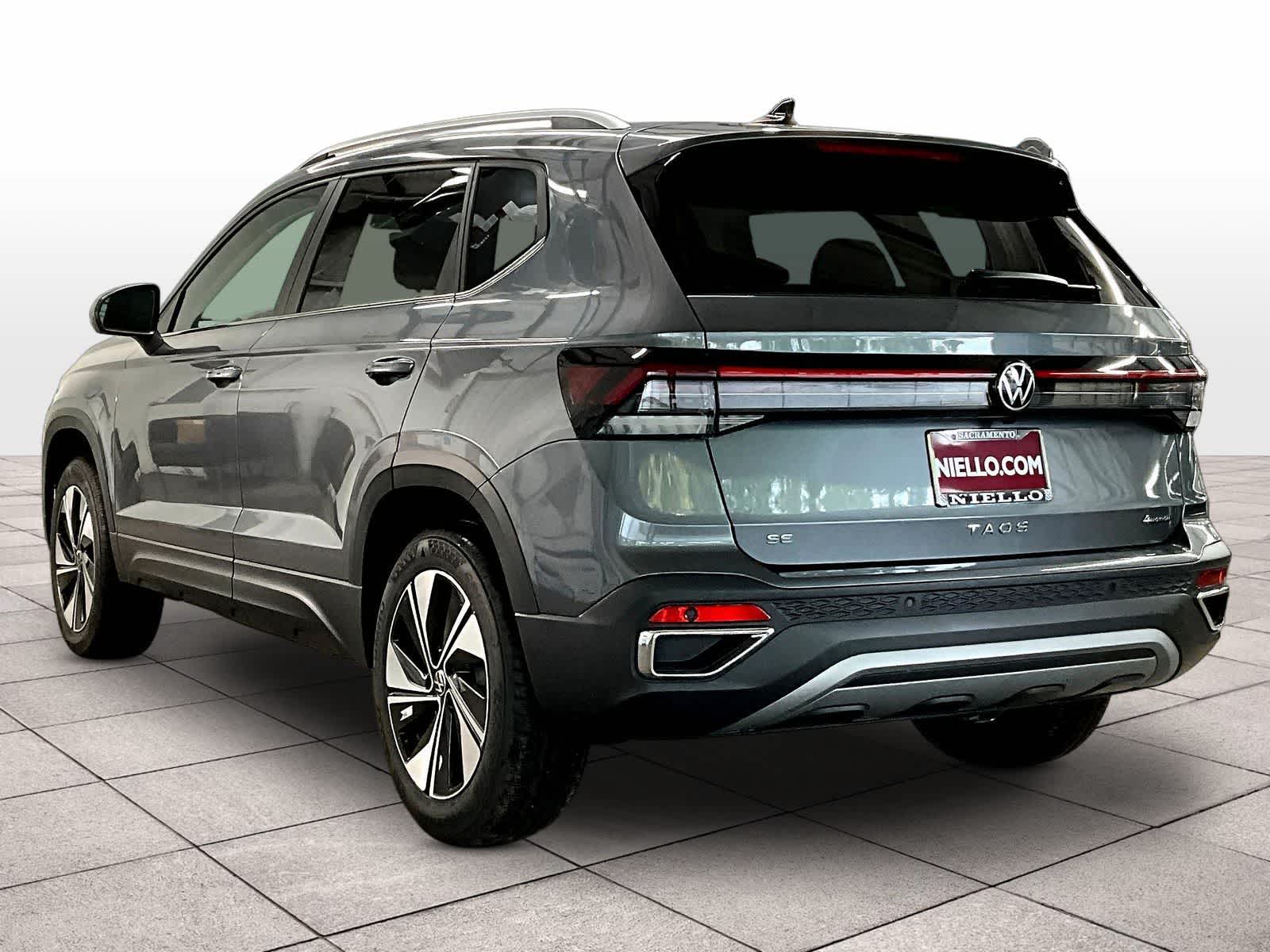 New 2026 Volkswagen Taos SE 4MOTION