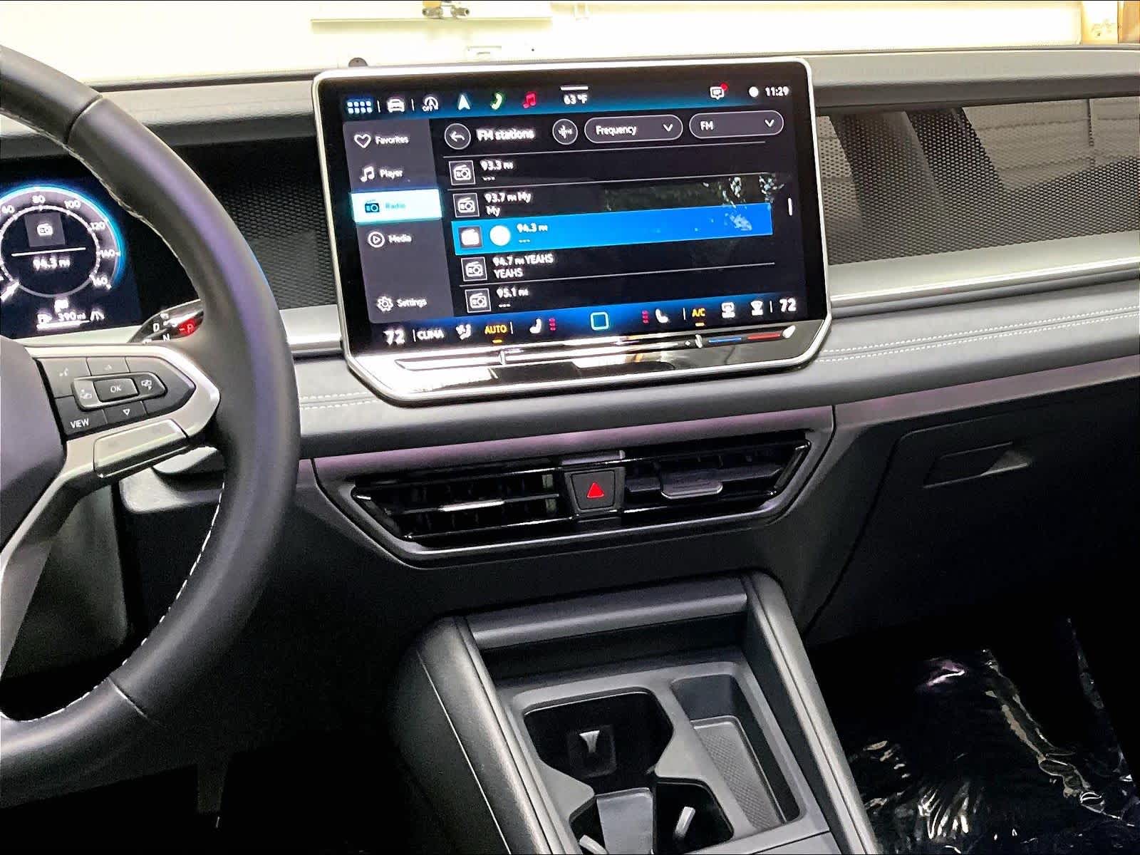 2025 Volkswagen Tiguan SE photo 6